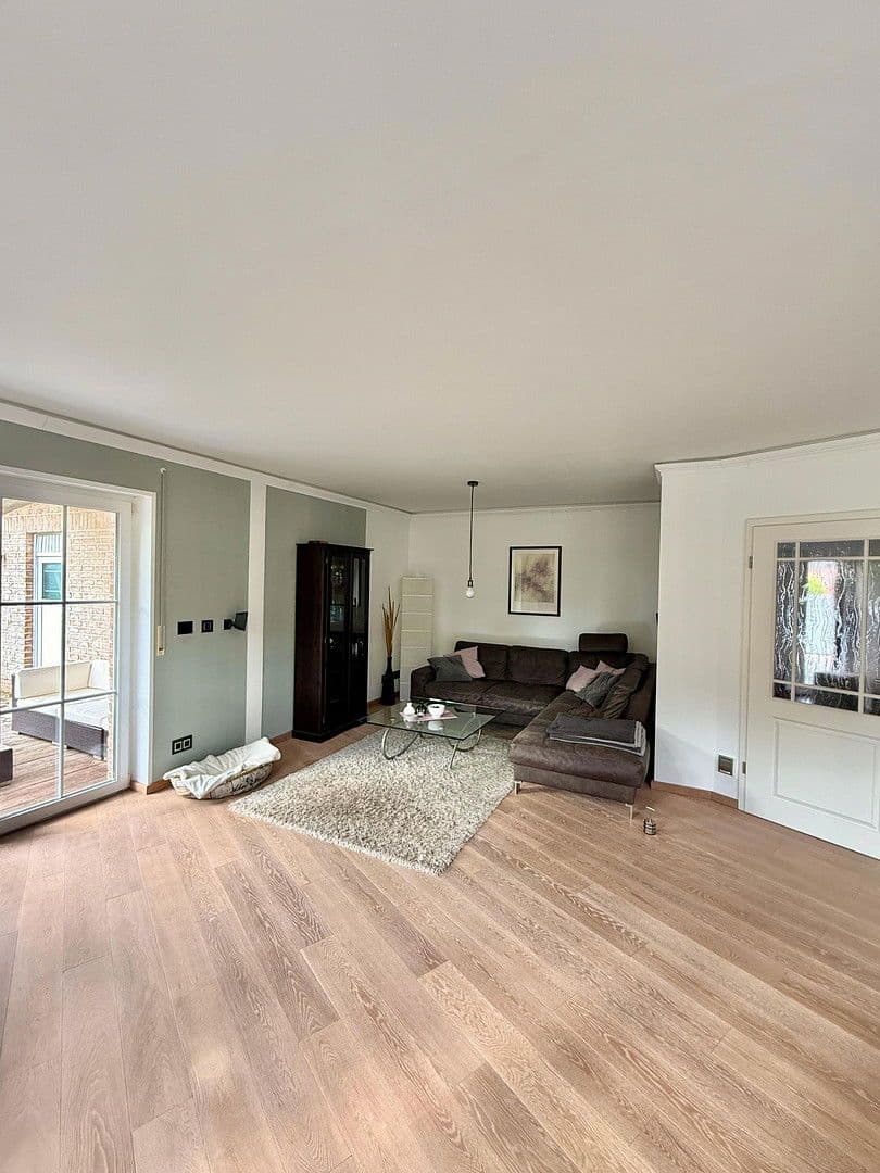 Predaj domu 190 m², pozemek 804 m², Buchholz in der Nordheide, Dolné Sasko Predaj domu 190 m², pozemek 804 m², Buchholz in der Nordheide, Dolné Sasko