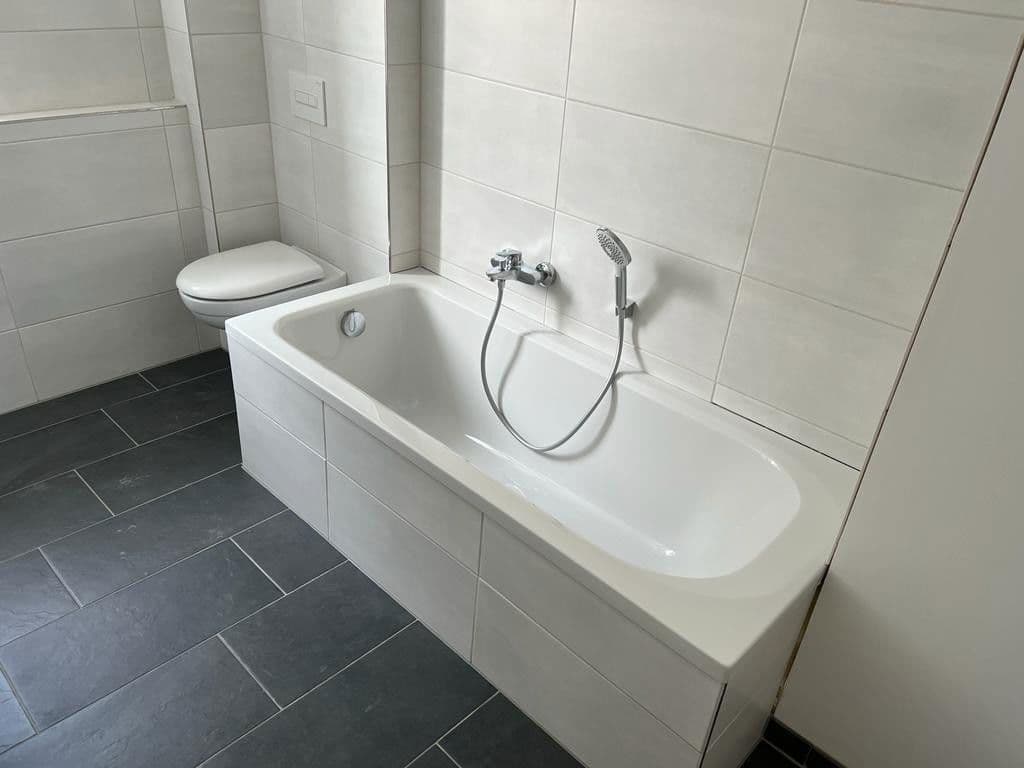 Prenájom bytu 4-izbový 97 m², Zum Lindenhof 18, Limbach-Oberfrohna, Sasko Prenájom bytu 4-izbový 97 m², Zum Lindenhof 18, Limbach-Oberfrohna, Sasko