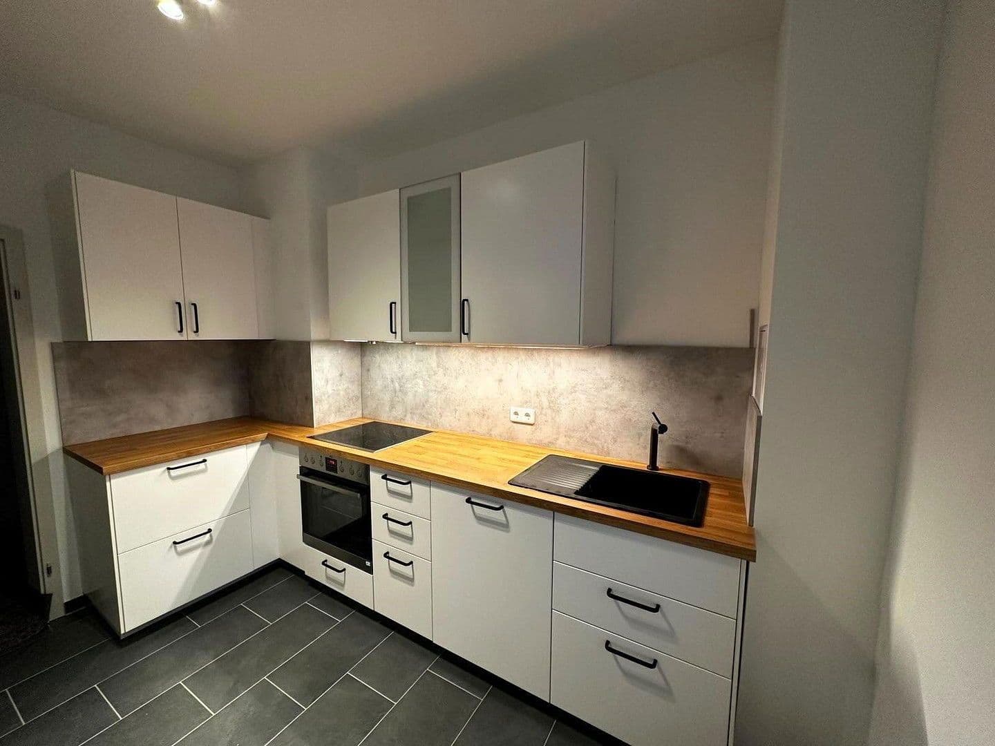 Prenájom bytu 4-izbový 97 m², Zum Lindenhof 18, Limbach-Oberfrohna, Sasko Prenájom bytu 4-izbový 97 m², Zum Lindenhof 18, Limbach-Oberfrohna, Sasko