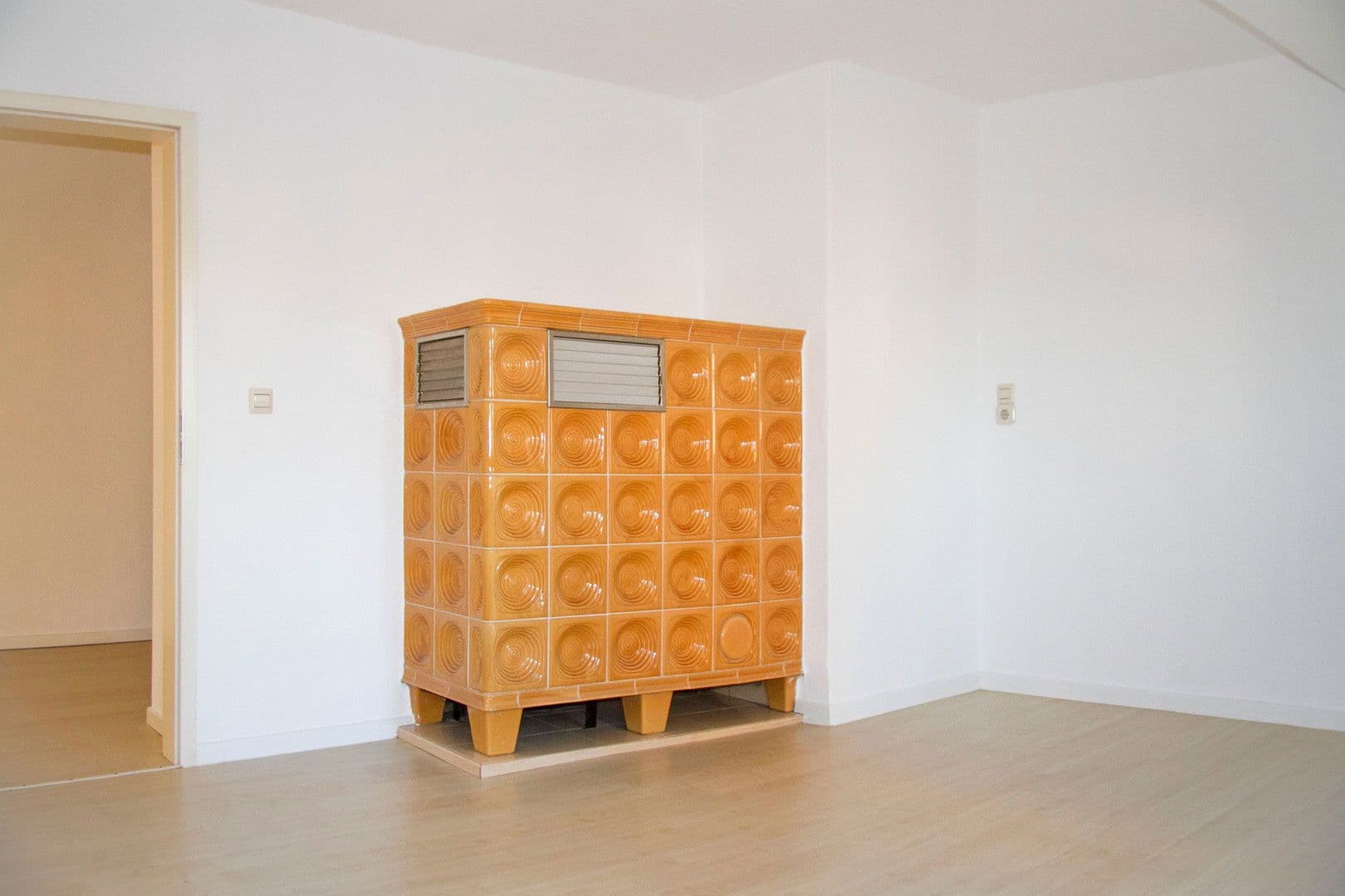 Prenájom bytu 4-izbový 112 m², Meißner Straße, 3, Wilsdruff, Sasko Prenájom bytu 4-izbový 112 m², Meißner Straße, 3, Wilsdruff, Sasko