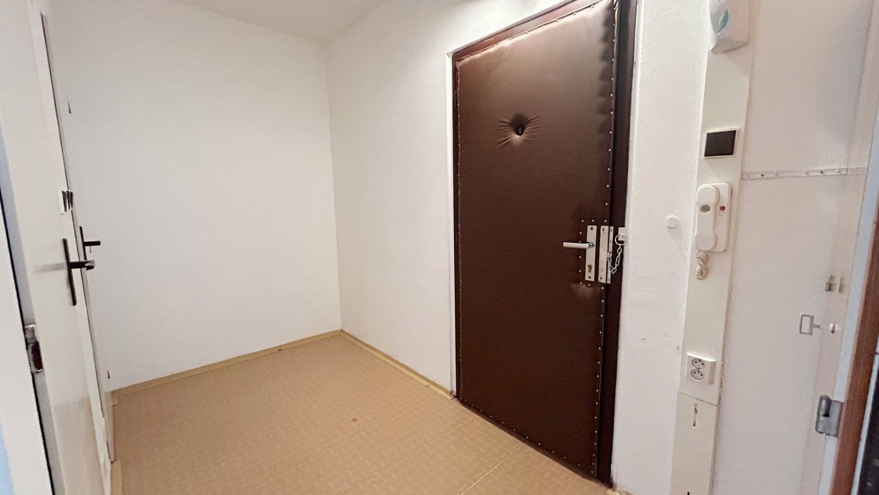 Prenájom bytu 2-izbový 49 m², Poděbradova, Kladno, Středočeský kraj Prenájom bytu 2-izbový 49 m², Poděbradova, Kladno, Středočeský kraj