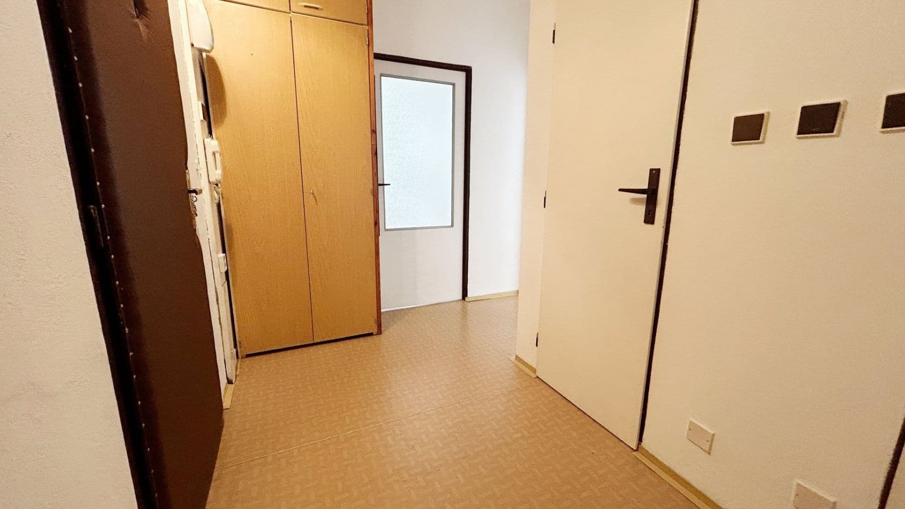 Prenájom bytu 2-izbový 49 m², Poděbradova, Kladno, Středočeský kraj Prenájom bytu 2-izbový 49 m², Poděbradova, Kladno, Středočeský kraj