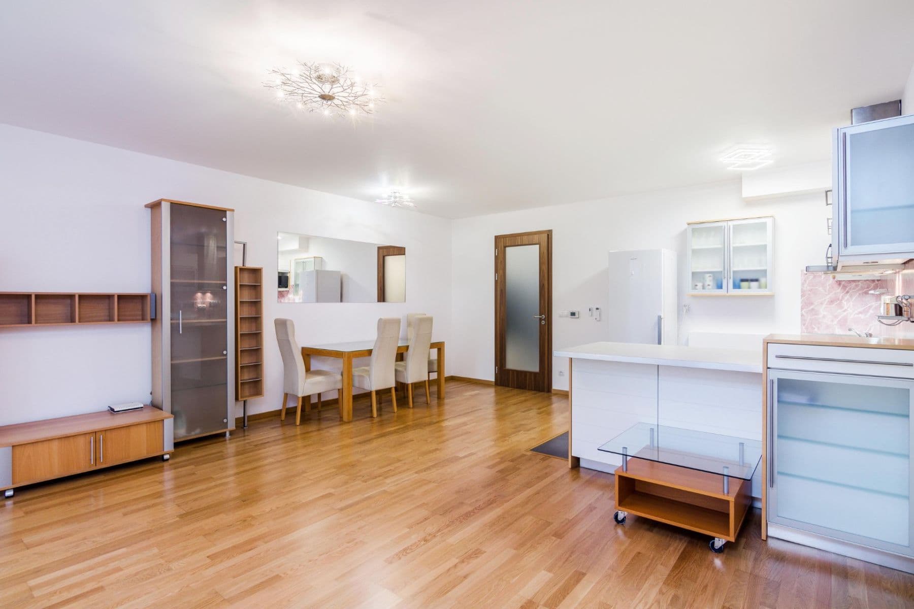 Prenájom bytu 2-izbový 71 m², Nad Závěrkou, Praha, Praha Prenájom bytu 2-izbový 71 m², Nad Závěrkou, Praha, Praha