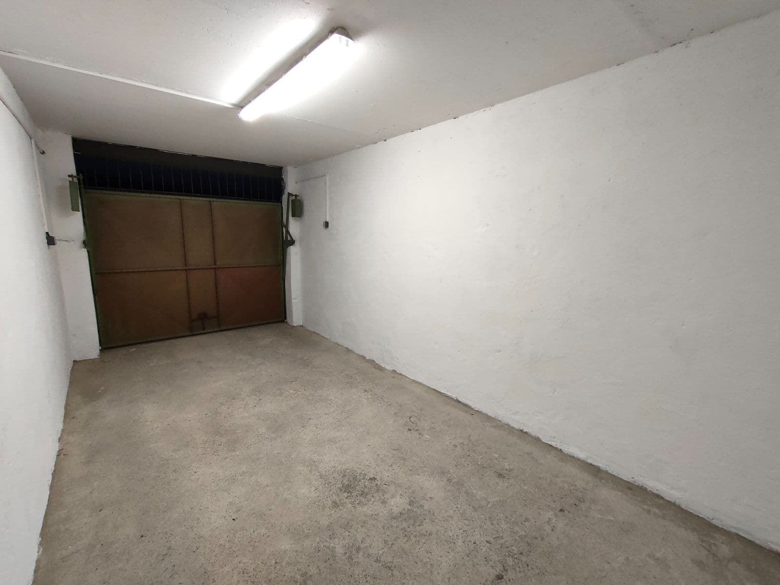 Prenájom garáže 16 m², Bellevue, Kladno, Středočeský kraj Prenájom garáže 16 m², Bellevue, Kladno, Středočeský kraj