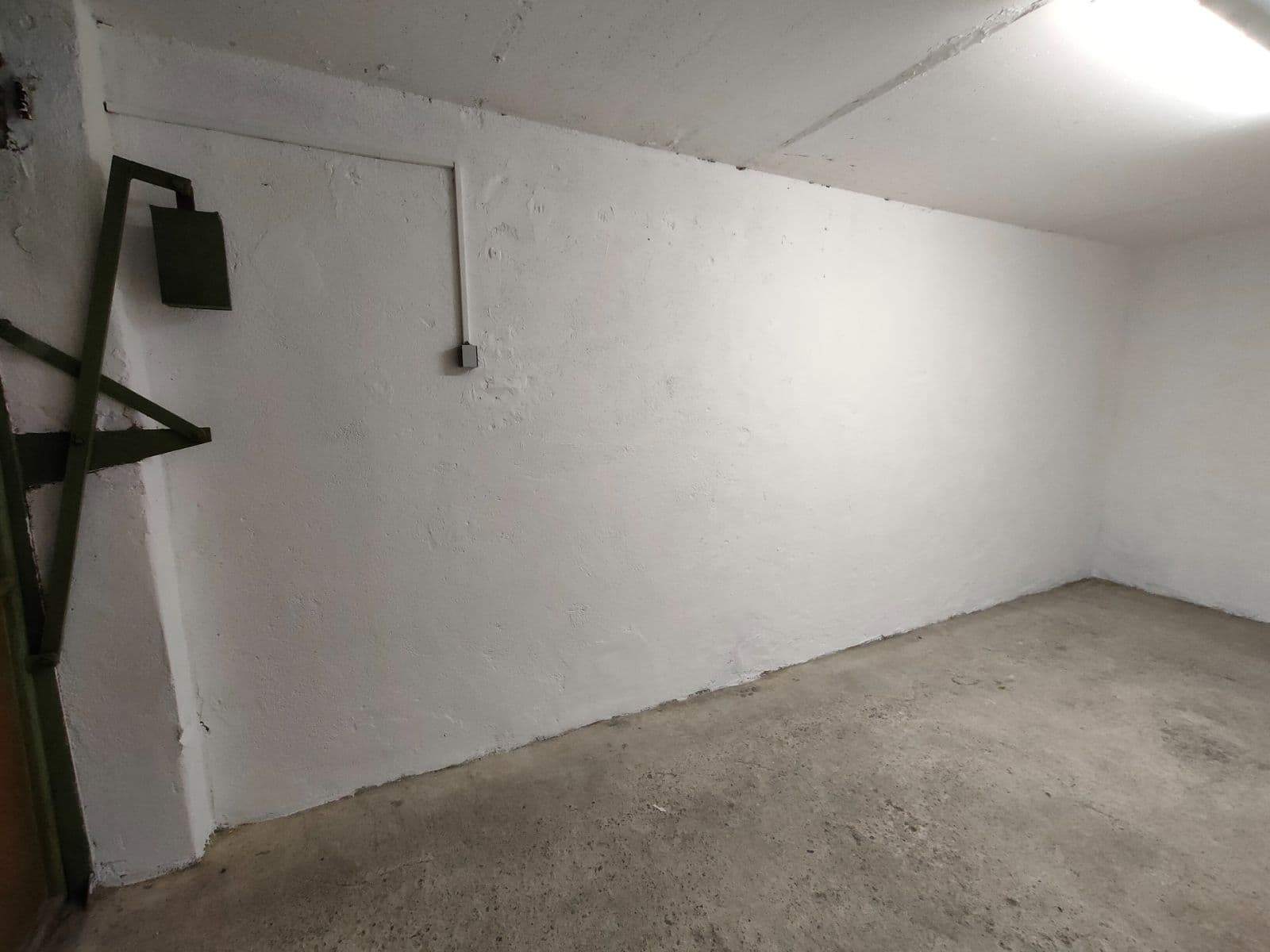 Prenájom garáže 16 m², Bellevue, Kladno, Středočeský kraj Prenájom garáže 16 m², Bellevue, Kladno, Středočeský kraj