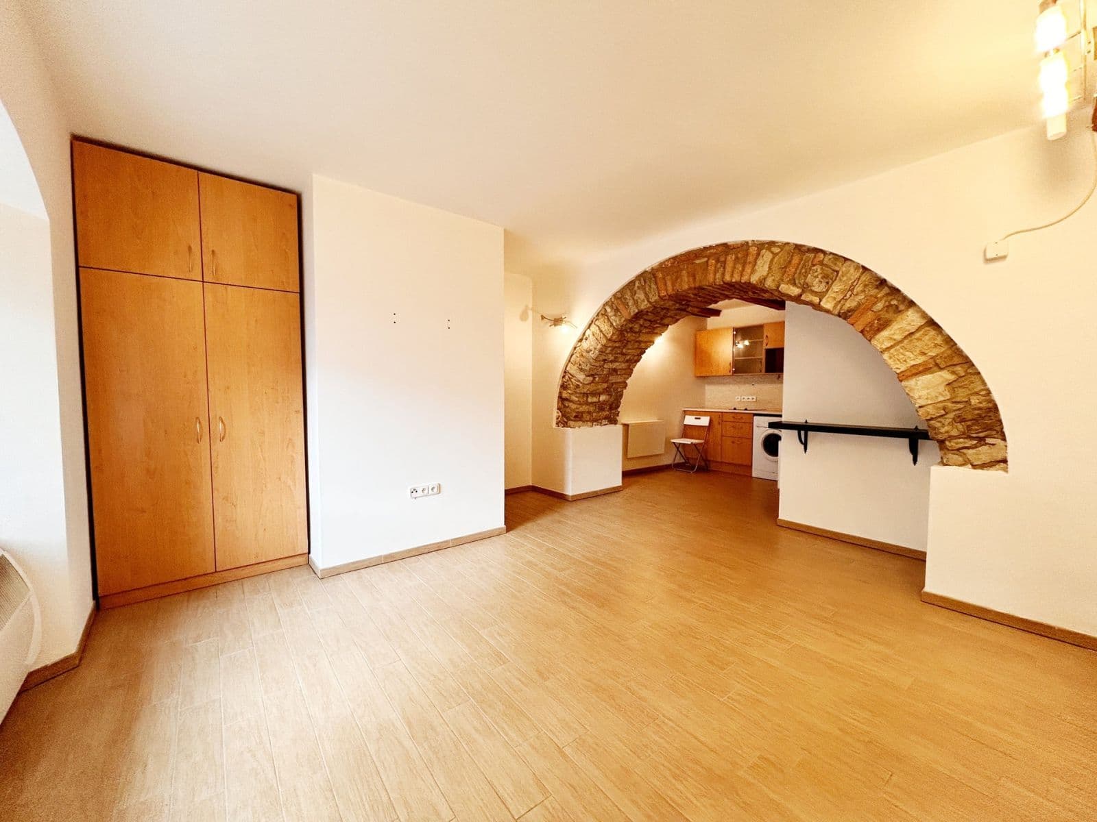 Prenájom bytu 1-izbový 27 m², Družstevní, Chýně, Středočeský kraj Prenájom bytu 1-izbový 27 m², Družstevní, Chýně, Středočeský kraj