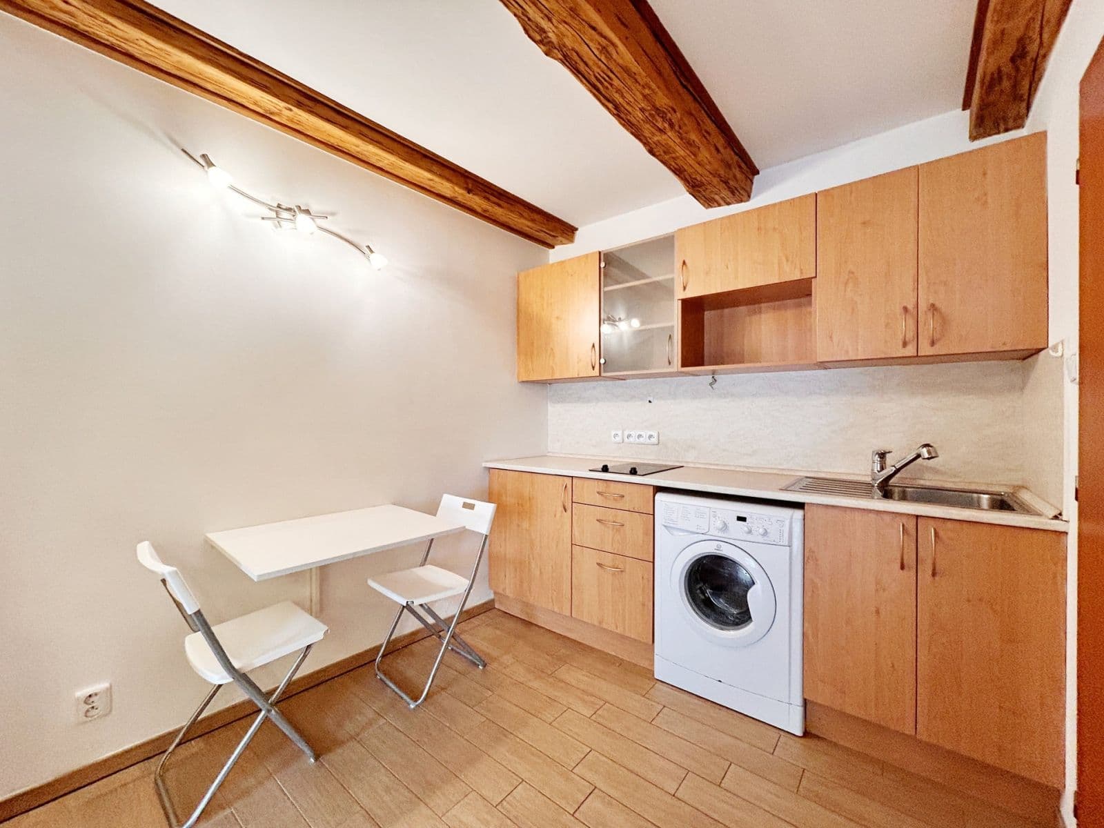 Prenájom bytu 1-izbový 27 m², Družstevní, Chýně, Středočeský kraj Prenájom bytu 1-izbový 27 m², Družstevní, Chýně, Středočeský kraj