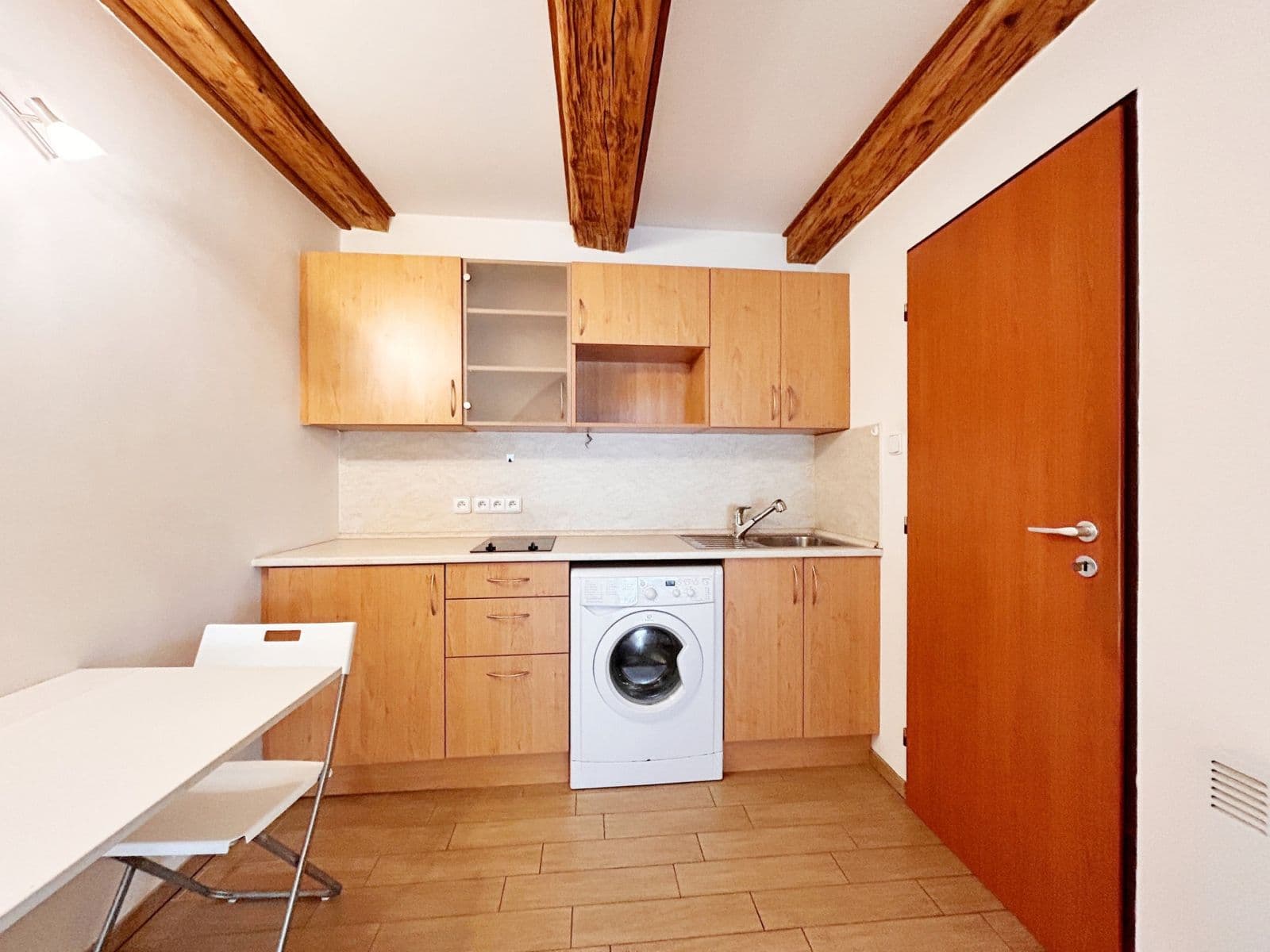 Prenájom bytu 1-izbový 27 m², Družstevní, Chýně, Středočeský kraj Prenájom bytu 1-izbový 27 m², Družstevní, Chýně, Středočeský kraj