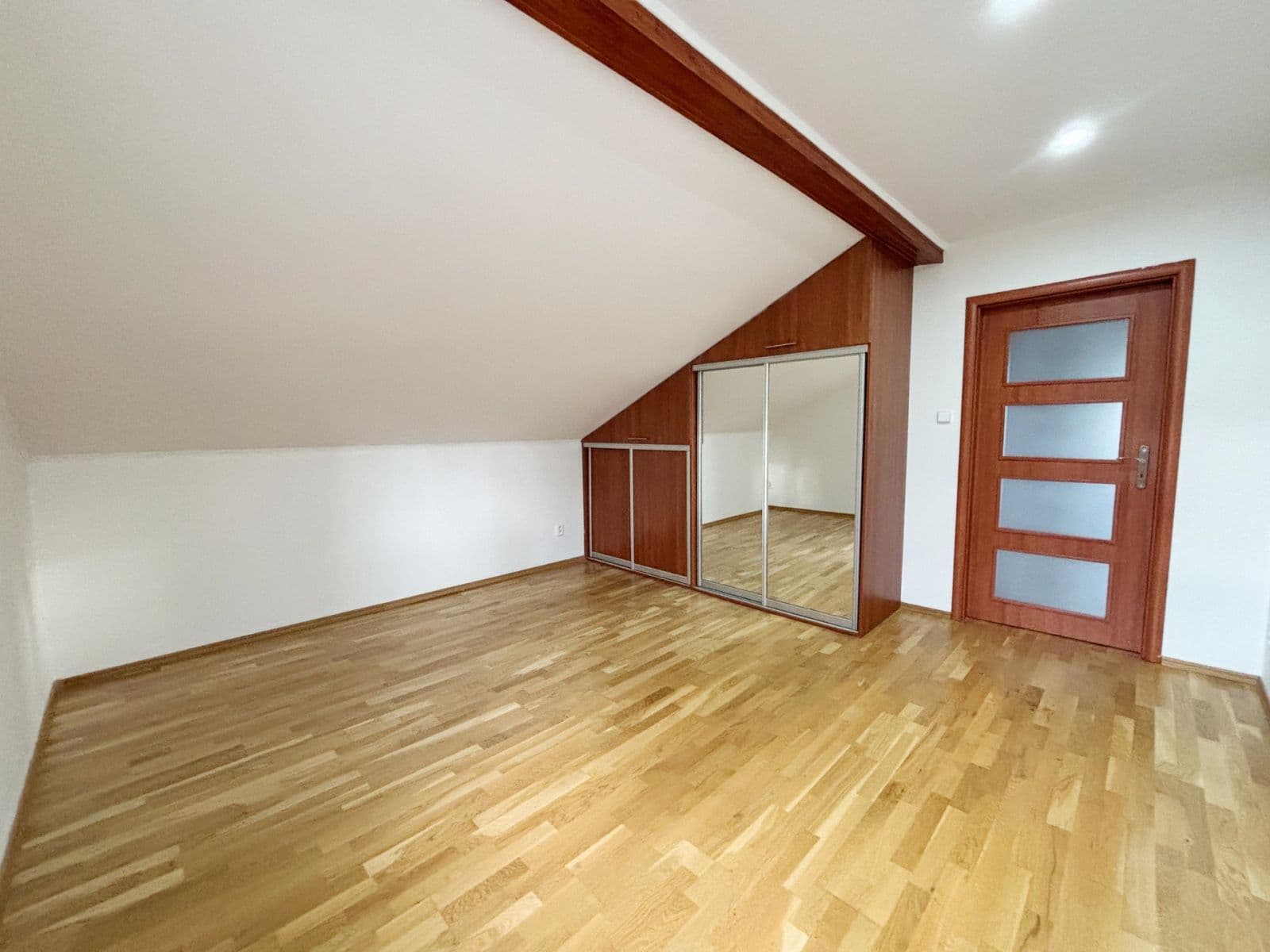 Prenájom domu 185 m², pozemek 640 m², Zaječí, Praha, Praha Prenájom domu 185 m², pozemek 640 m², Zaječí, Praha, Praha