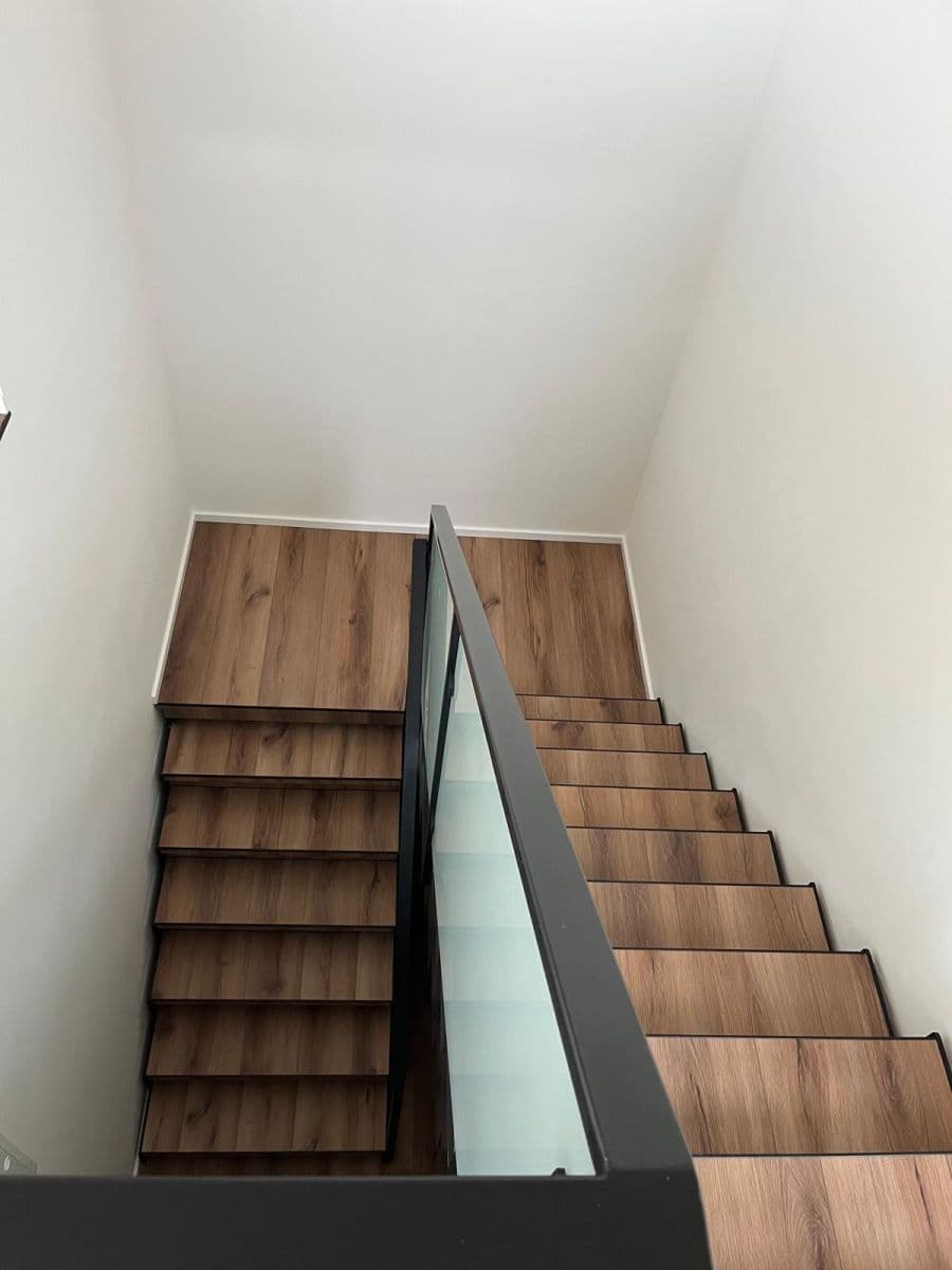 Prenájom bytu 3-izbový 91 m², Šlikova, Praha, Praha Prenájom bytu 3-izbový 91 m², Šlikova, Praha, Praha