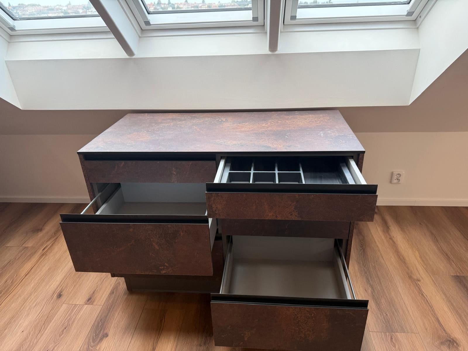 Prenájom bytu 3-izbový 91 m², Šlikova, Praha, Praha Prenájom bytu 3-izbový 91 m², Šlikova, Praha, Praha