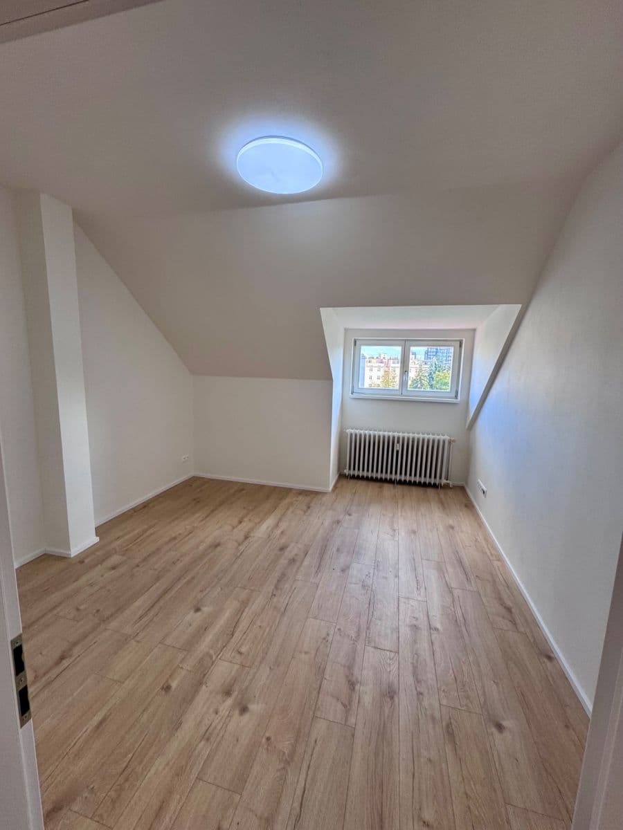 Prenájom bytu 2-izbový 44 m², Jeseniova, Praha, Praha Prenájom bytu 2-izbový 44 m², Jeseniova, Praha, Praha