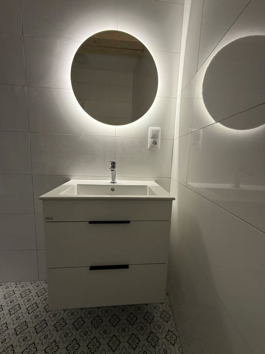 Prenájom bytu 2-izbový 43 m², Hněvotín, Olomoucký kraj Prenájom bytu 2-izbový 43 m², Hněvotín, Olomoucký kraj