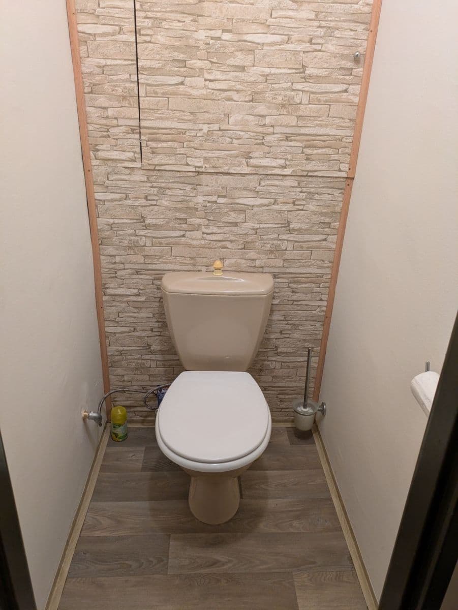 Prenájom bytu 2-izbový 46 m², Famfulíkova, Praha, Praha Prenájom bytu 2-izbový 46 m², Famfulíkova, Praha, Praha