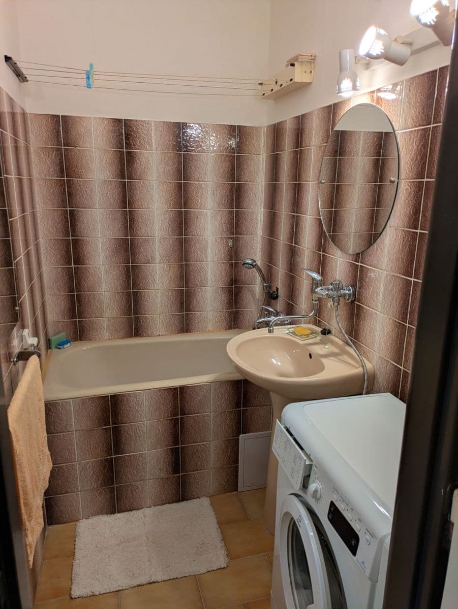 Prenájom bytu 2-izbový 46 m², Famfulíkova, Praha, Praha Prenájom bytu 2-izbový 46 m², Famfulíkova, Praha, Praha