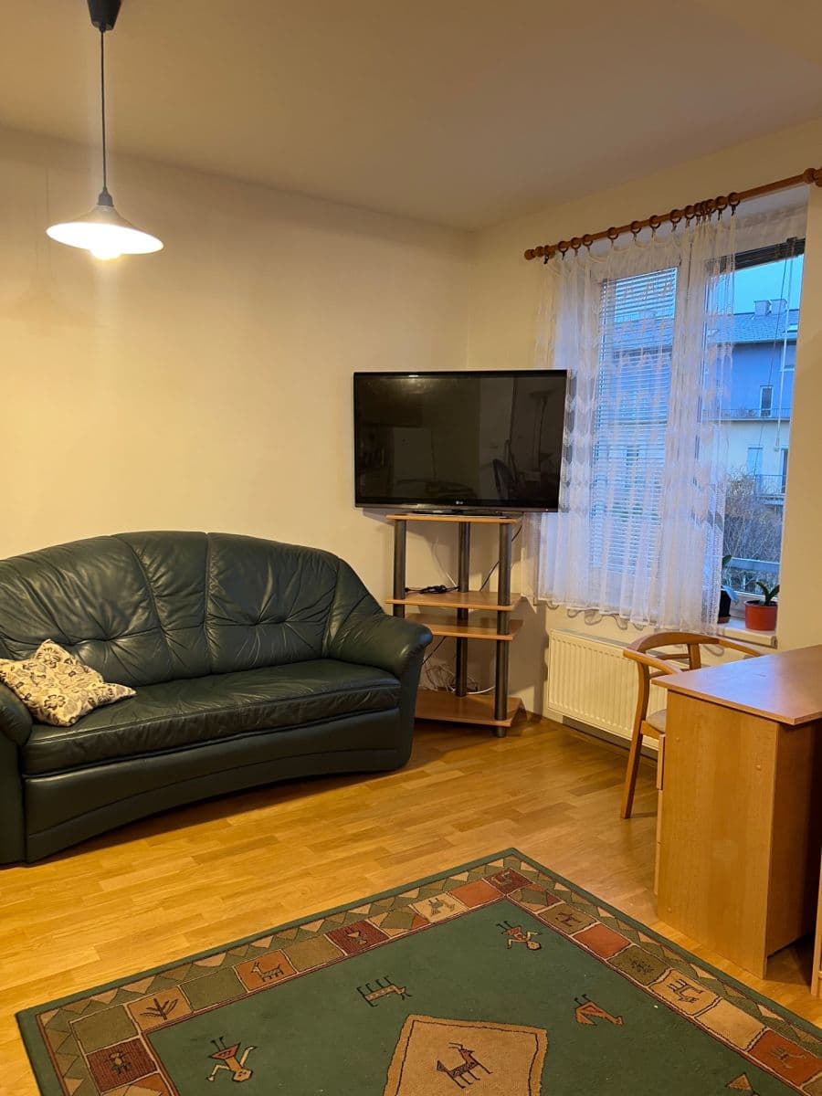 Prenájom bytu 1-izbový 41 m², Jaromíra Vejvody, Praha, Praha Prenájom bytu 1-izbový 41 m², Jaromíra Vejvody, Praha, Praha