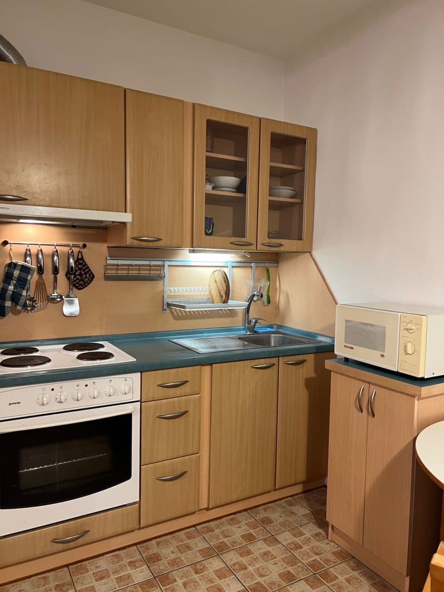 Prenájom bytu 1-izbový 41 m², Jaromíra Vejvody, Praha, Praha Prenájom bytu 1-izbový 41 m², Jaromíra Vejvody, Praha, Praha