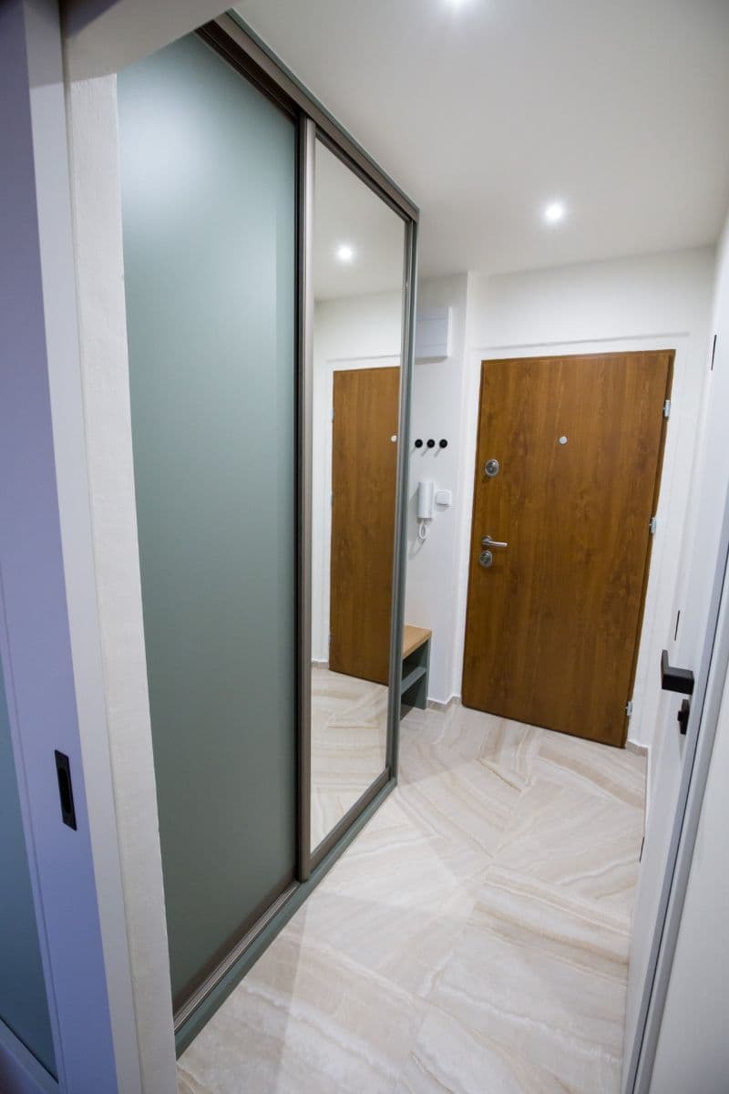 Prenájom bytu 1-izbový 35 m², Nušlova, Praha, Praha Prenájom bytu 1-izbový 35 m², Nušlova, Praha, Praha