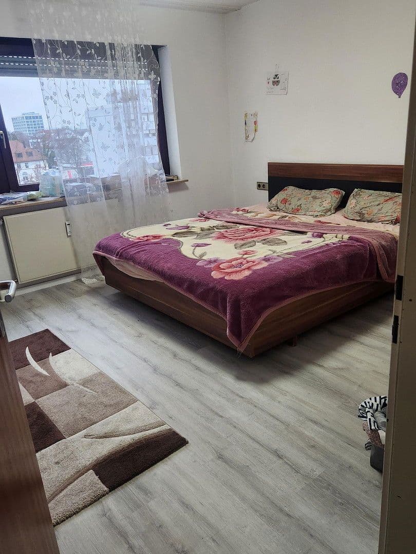 Prenájom bytu 3-izbový 90 m², Goethestr. 1, Heilbronn, Bádensko-Wurttembersko Prenájom bytu 3-izbový 90 m², Goethestr. 1, Heilbronn, Bádensko-Wurttembersko