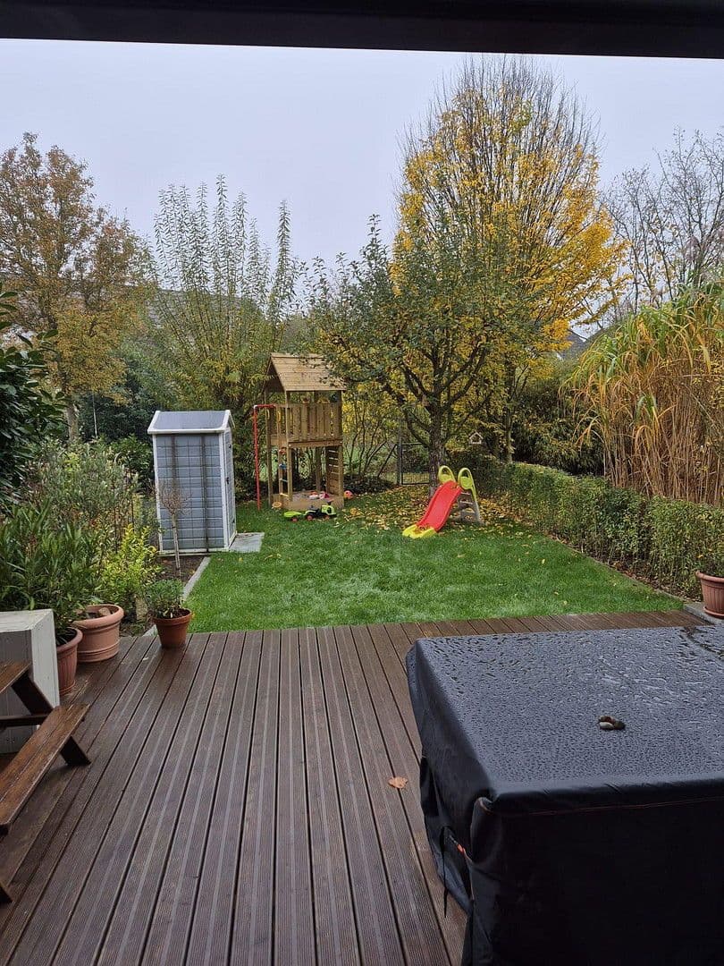 Predaj domu 140 m², pozemek 289 m², Neustadt am Rübenberge, Dolné Sasko Predaj domu 140 m², pozemek 289 m², Neustadt am Rübenberge, Dolné Sasko