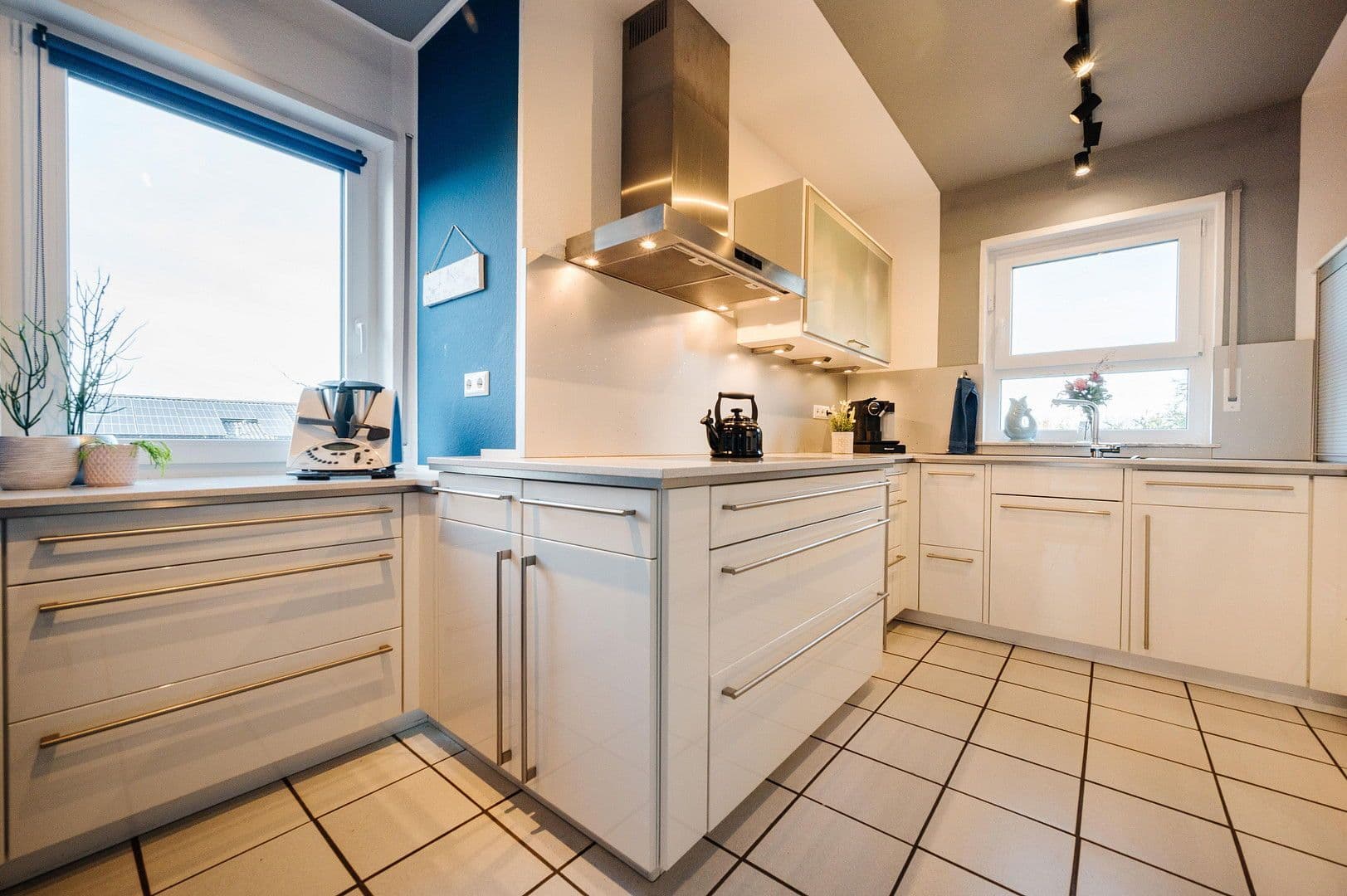 Predaj domu 240 m², pozemek 627 m², Wingertsweg 4, Roßdorf, Hesensko Predaj domu 240 m², pozemek 627 m², Wingertsweg 4, Roßdorf, Hesensko