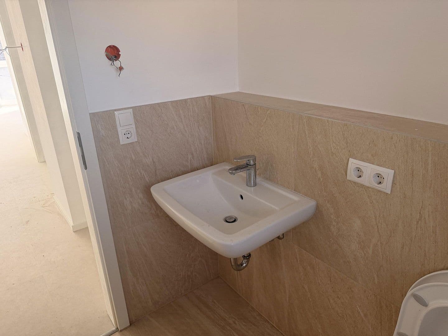 Prenájom bytu 4-izbový 144 m², Neuhofer Straße 45, Mannheim, Bádensko-Wurttembersko Prenájom bytu 4-izbový 144 m², Neuhofer Straße 45, Mannheim, Bádensko-Wurttembersko