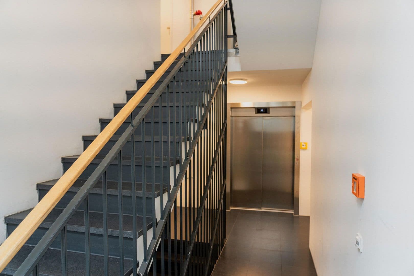 Predaj bytu 2-izbový 81 m², Einbecker Str. 45, Berlin, Berlín Predaj bytu 2-izbový 81 m², Einbecker Str. 45, Berlin, Berlín