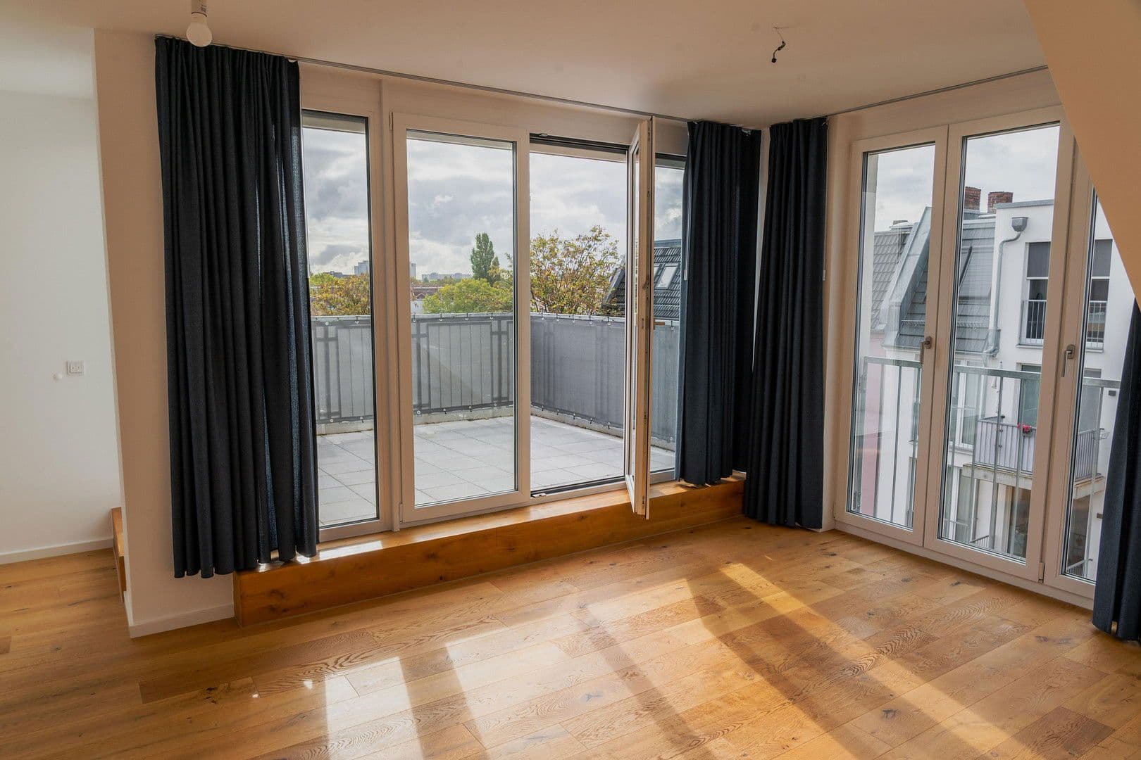 Predaj bytu 2-izbový 81 m², Einbecker Str. 45, Berlin, Berlín Predaj bytu 2-izbový 81 m², Einbecker Str. 45, Berlin, Berlín