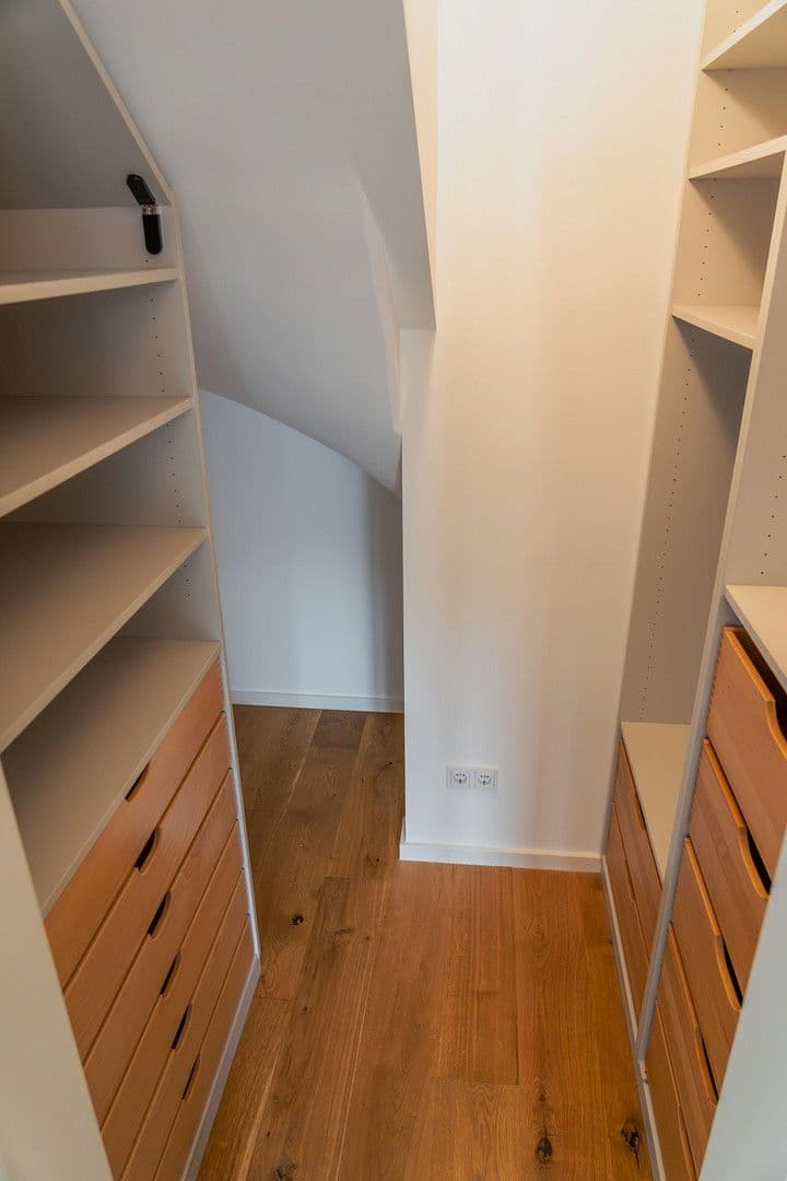 Predaj bytu 2-izbový 81 m², Einbecker Str. 45, Berlin, Berlín Predaj bytu 2-izbový 81 m², Einbecker Str. 45, Berlin, Berlín