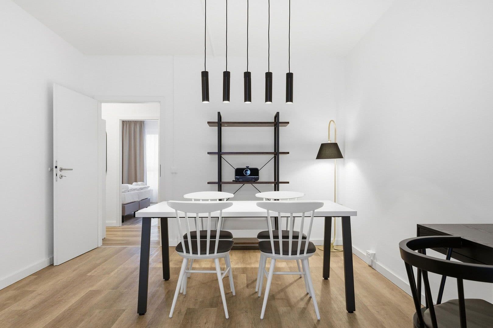 Prenájom bytu 3-izbový 76 m², Voßstraße 11, Berlin, Berlín Prenájom bytu 3-izbový 76 m², Voßstraße 11, Berlin, Berlín