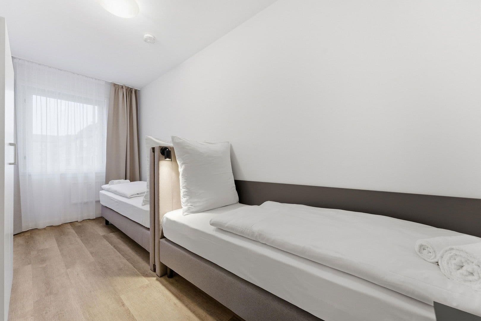 Prenájom bytu 3-izbový 76 m², Voßstraße 11, Berlin, Berlín Prenájom bytu 3-izbový 76 m², Voßstraße 11, Berlin, Berlín