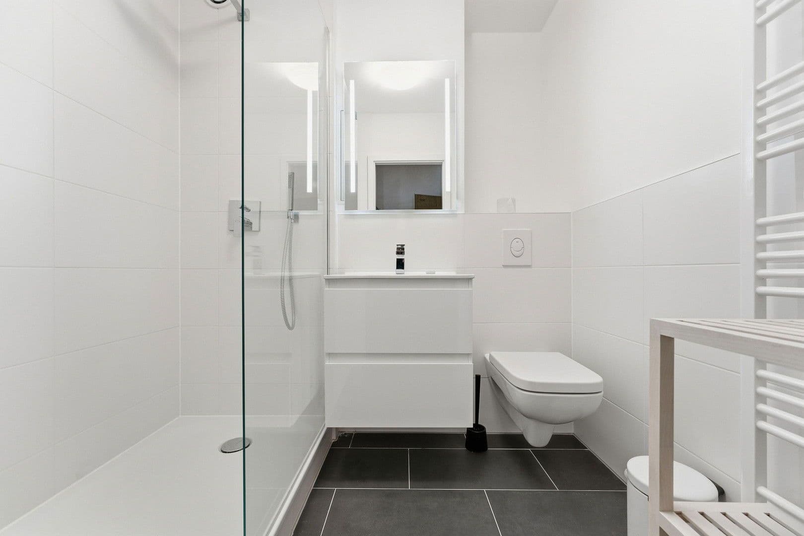 Prenájom bytu 3-izbový 76 m², Voßstraße 11, Berlin, Berlín Prenájom bytu 3-izbový 76 m², Voßstraße 11, Berlin, Berlín