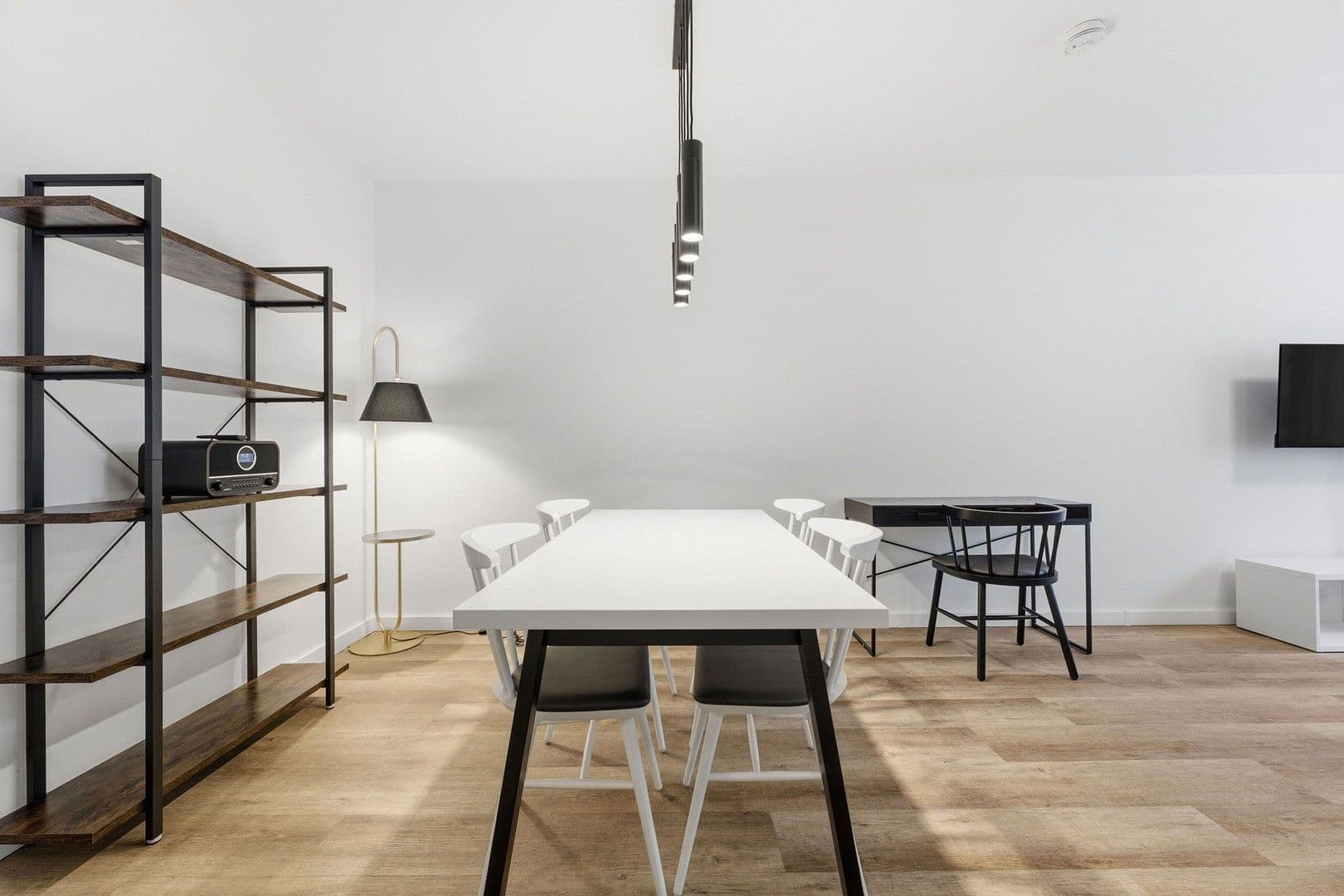 Prenájom bytu 3-izbový 76 m², Voßstraße 11, Berlin, Berlín Prenájom bytu 3-izbový 76 m², Voßstraße 11, Berlin, Berlín