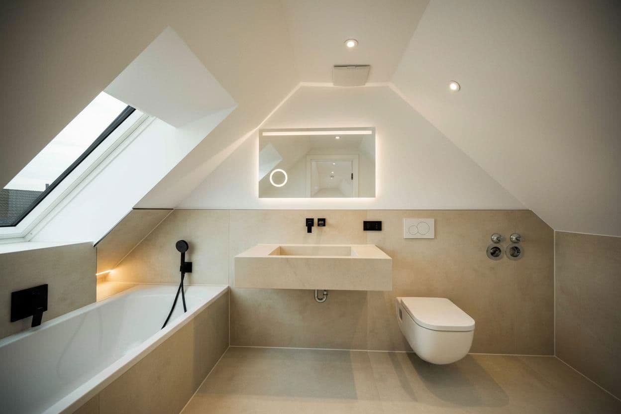 Prenájom bytu 3-izbový 103 m², Köln, Severné Porýnie - Westfálsko Prenájom bytu 3-izbový 103 m², Köln, Severné Porýnie - Westfálsko