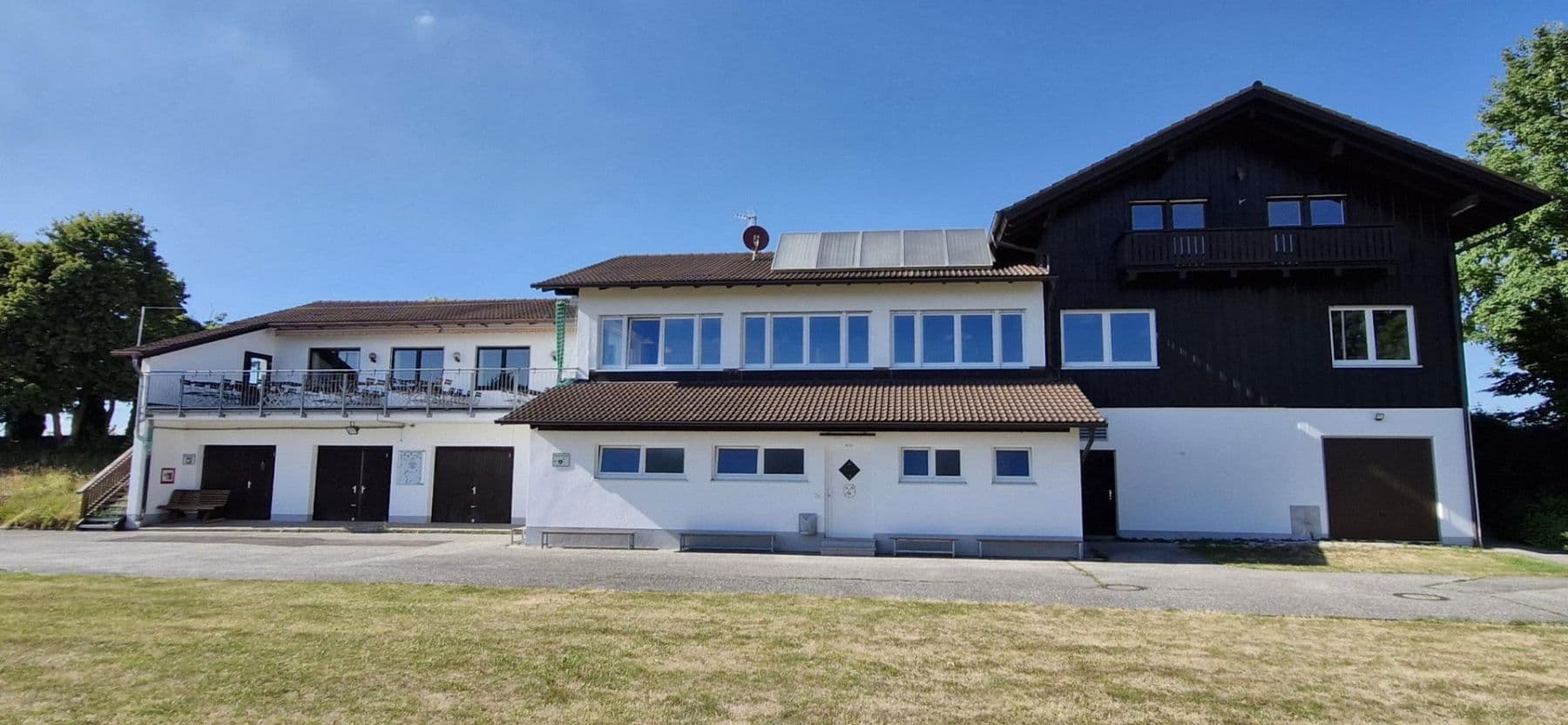 Prenájom nebytového priestoru 380 m², Hirschbergstraße 16, Wielenbach, Bavorsko Prenájom nebytového priestoru 380 m², Hirschbergstraße 16, Wielenbach, Bavorsko