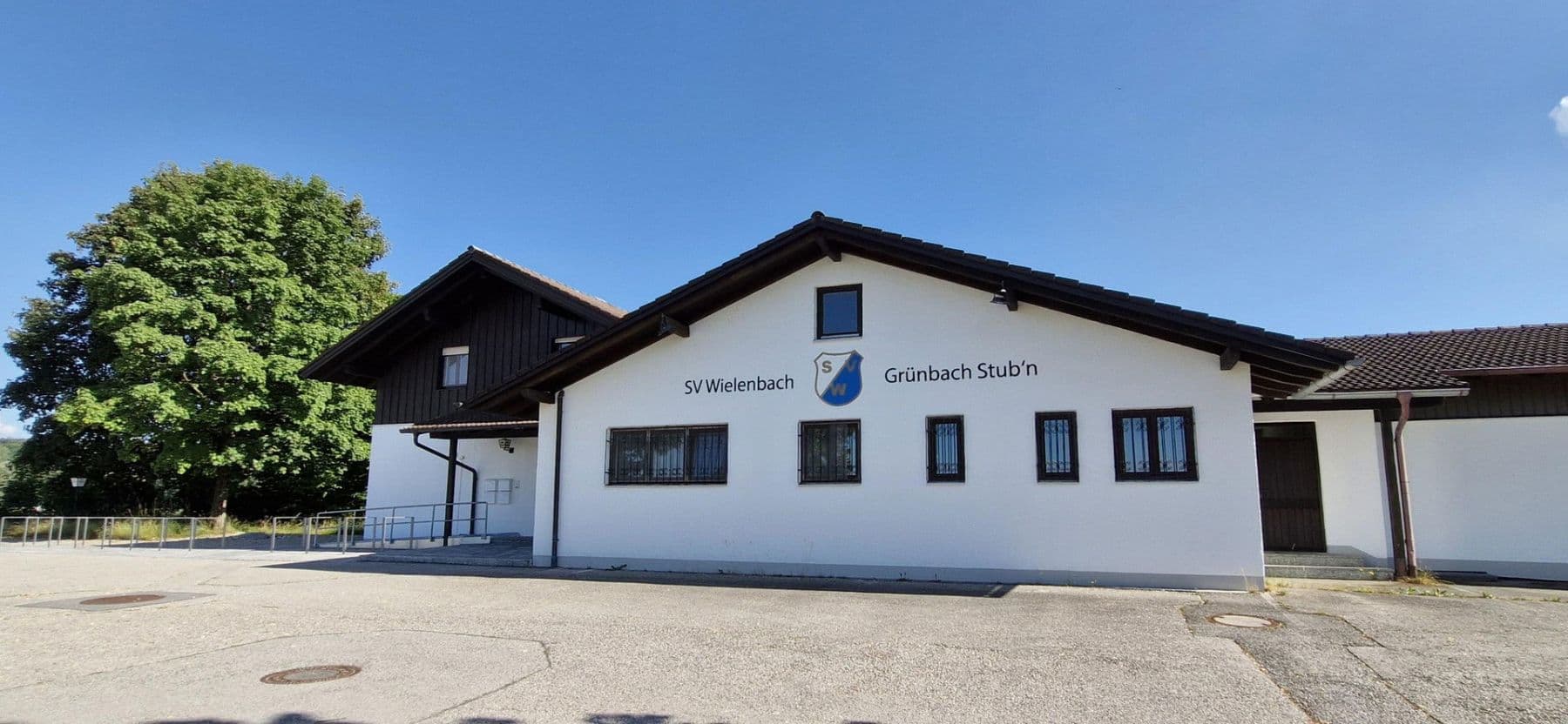 Prenájom nebytového priestoru 380 m², Hirschbergstraße 16, Wielenbach, Bavorsko Prenájom nebytového priestoru 380 m², Hirschbergstraße 16, Wielenbach, Bavorsko