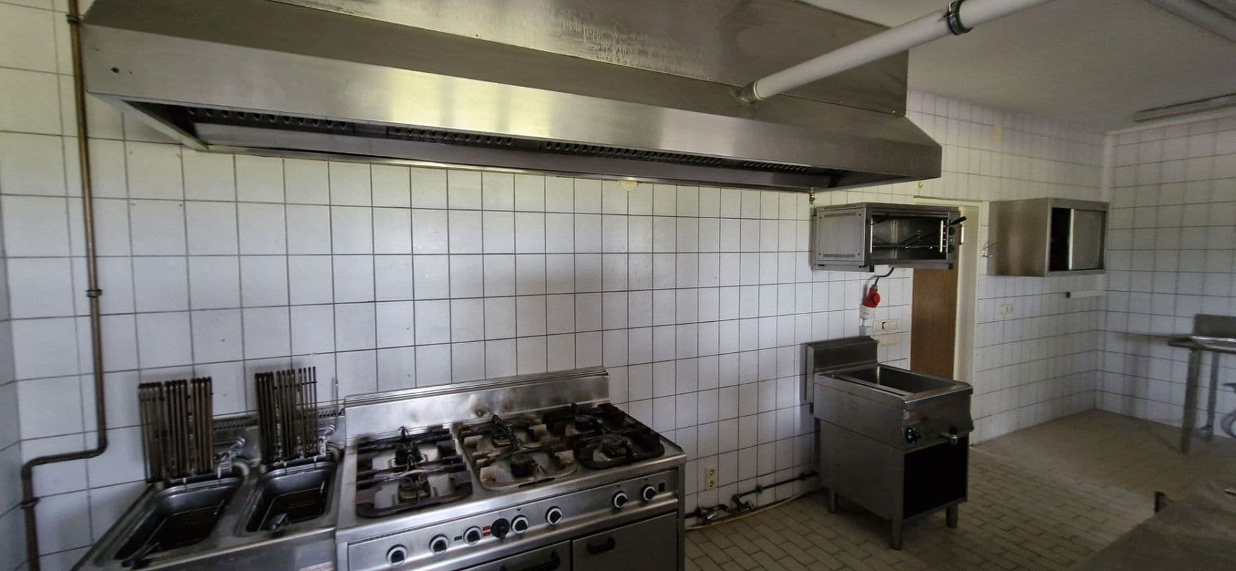 Prenájom nebytového priestoru 380 m², Hirschbergstraße 16, Wielenbach, Bavorsko Prenájom nebytového priestoru 380 m², Hirschbergstraße 16, Wielenbach, Bavorsko