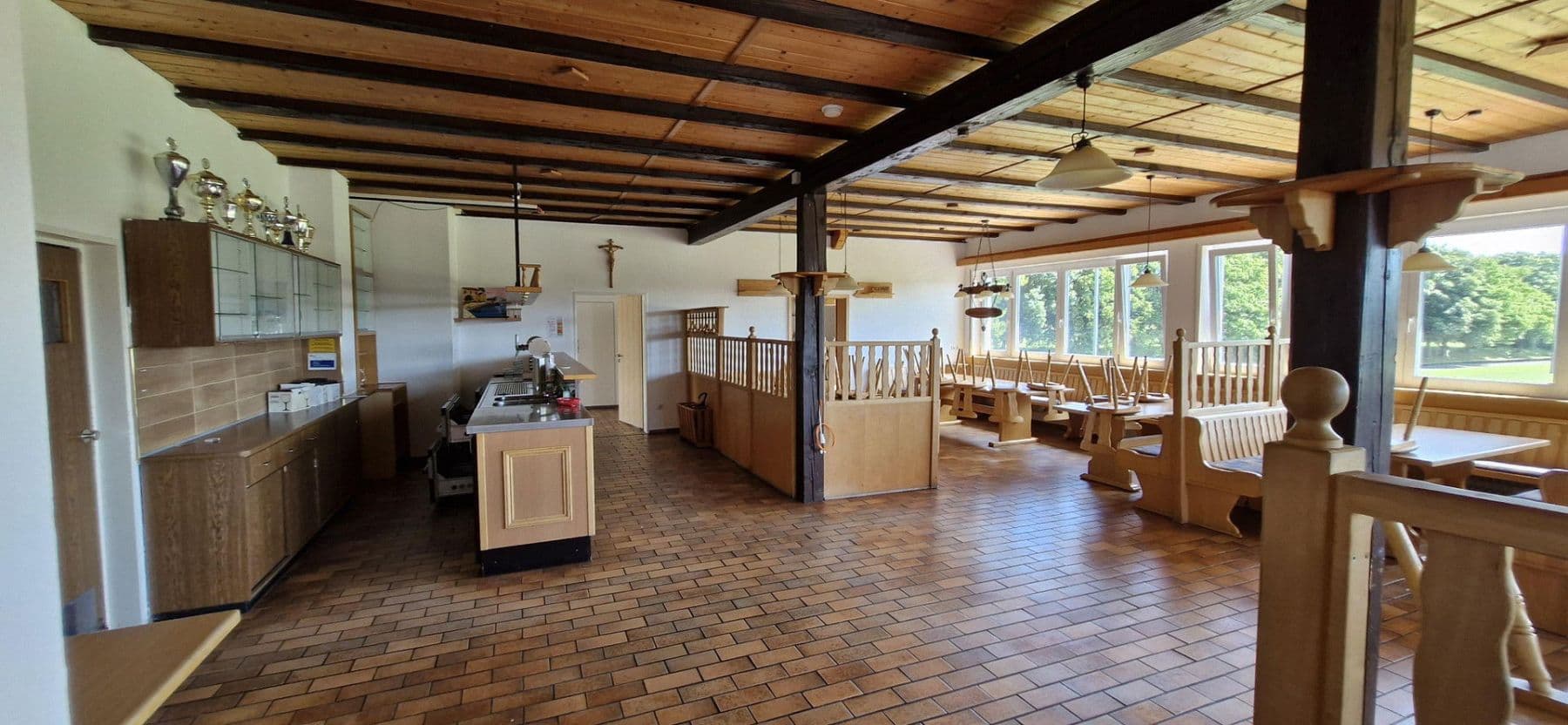 Prenájom nebytového priestoru 380 m², Hirschbergstraße 16, Wielenbach, Bavorsko Prenájom nebytového priestoru 380 m², Hirschbergstraße 16, Wielenbach, Bavorsko