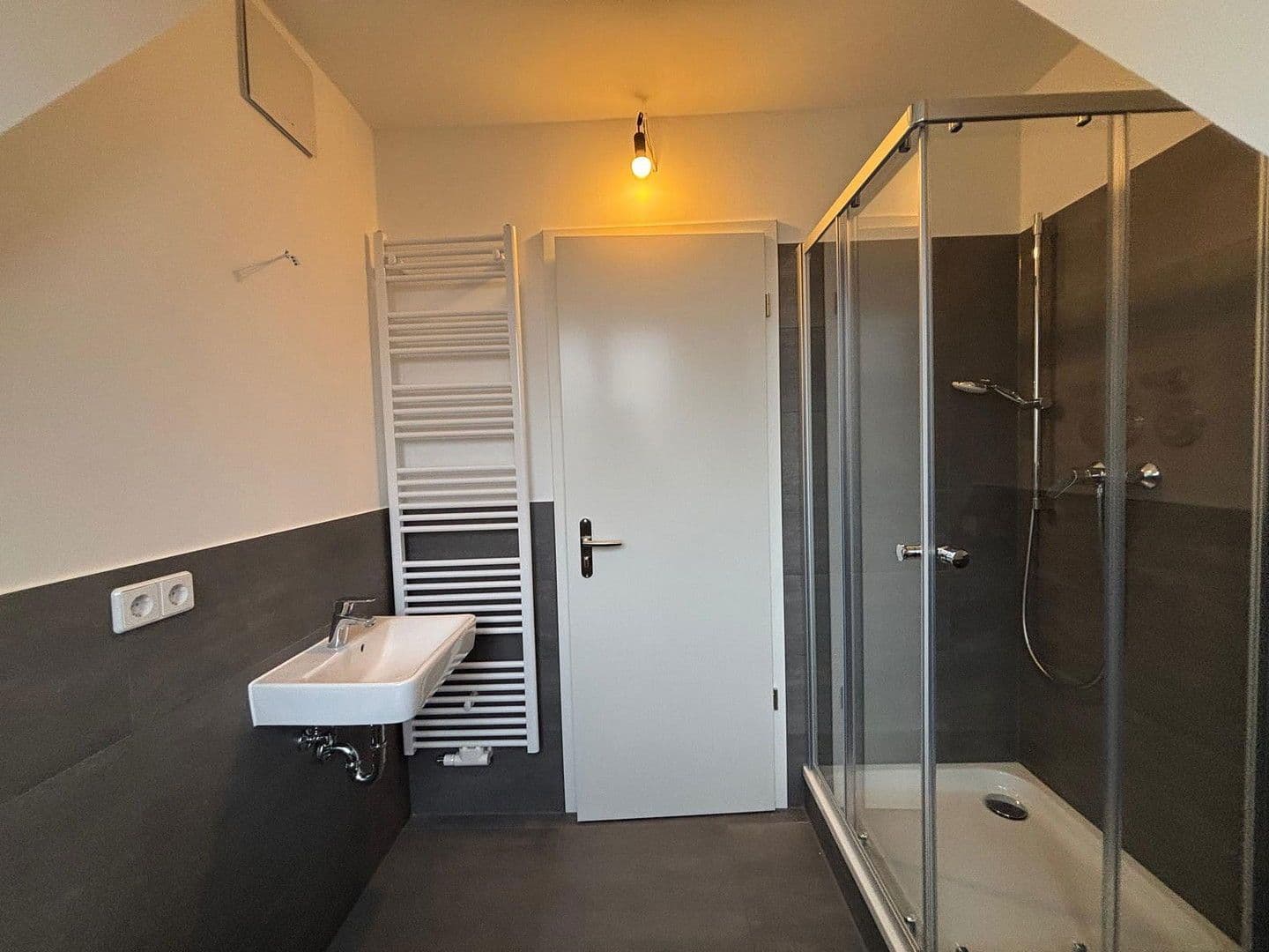 Prenájom bytu 2-izbový 87 m², Berlin, Berlín Prenájom bytu 2-izbový 87 m², Berlin, Berlín