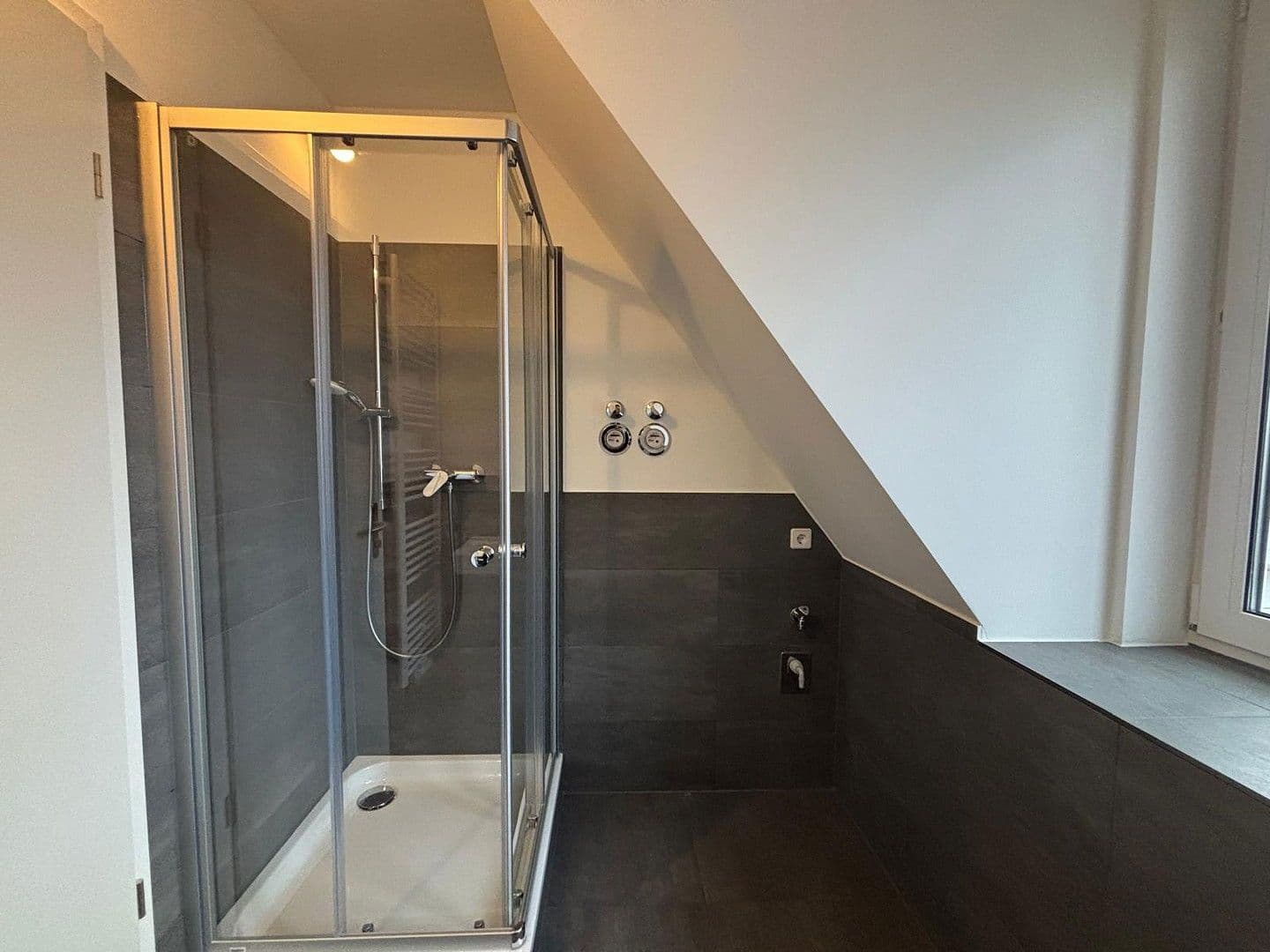 Prenájom bytu 2-izbový 87 m², Berlin, Berlín Prenájom bytu 2-izbový 87 m², Berlin, Berlín