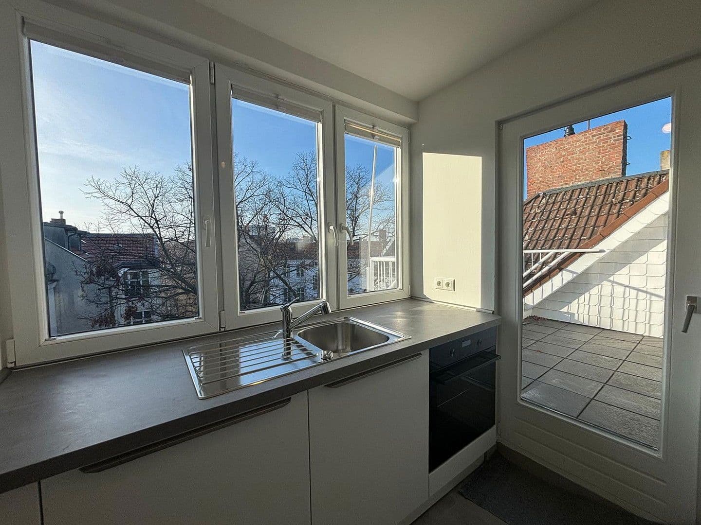 Prenájom bytu 3-izbový 152 m², Berlin, Berlín Prenájom bytu 3-izbový 152 m², Berlin, Berlín