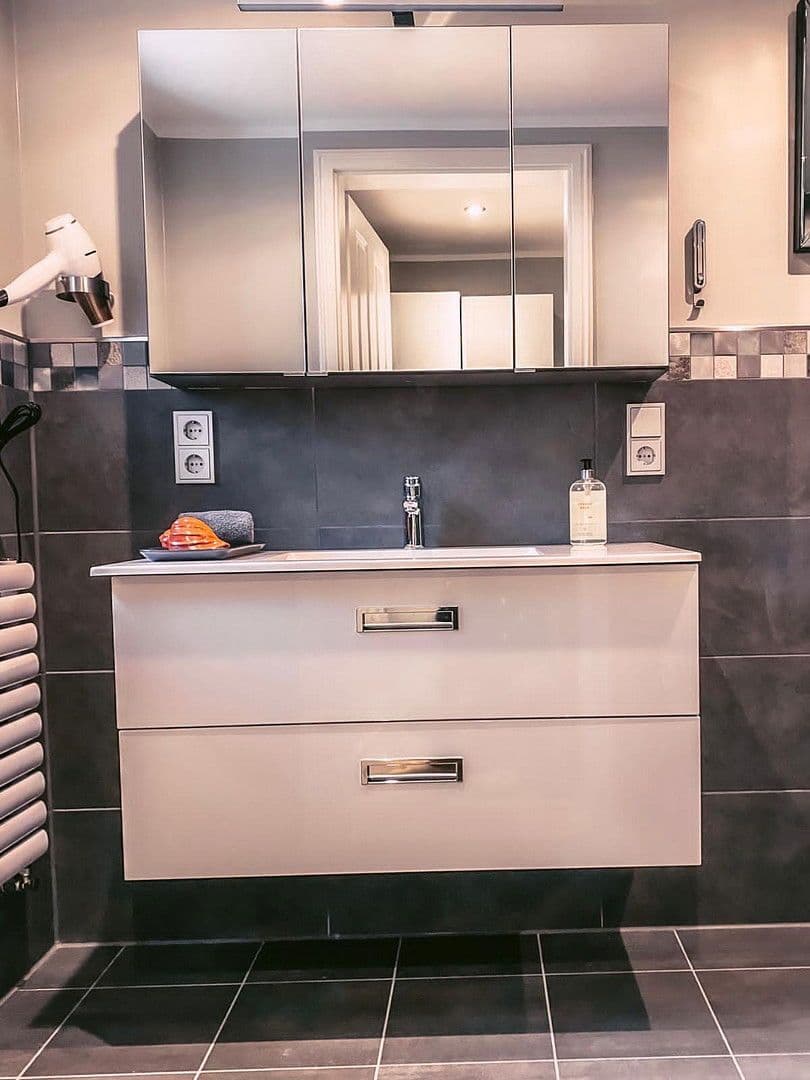 Predaj domu 200 m², pozemek 278 m², Brauereistraße 2, Krummhörn, Dolné Sasko Predaj domu 200 m², pozemek 278 m², Brauereistraße 2, Krummhörn, Dolné Sasko