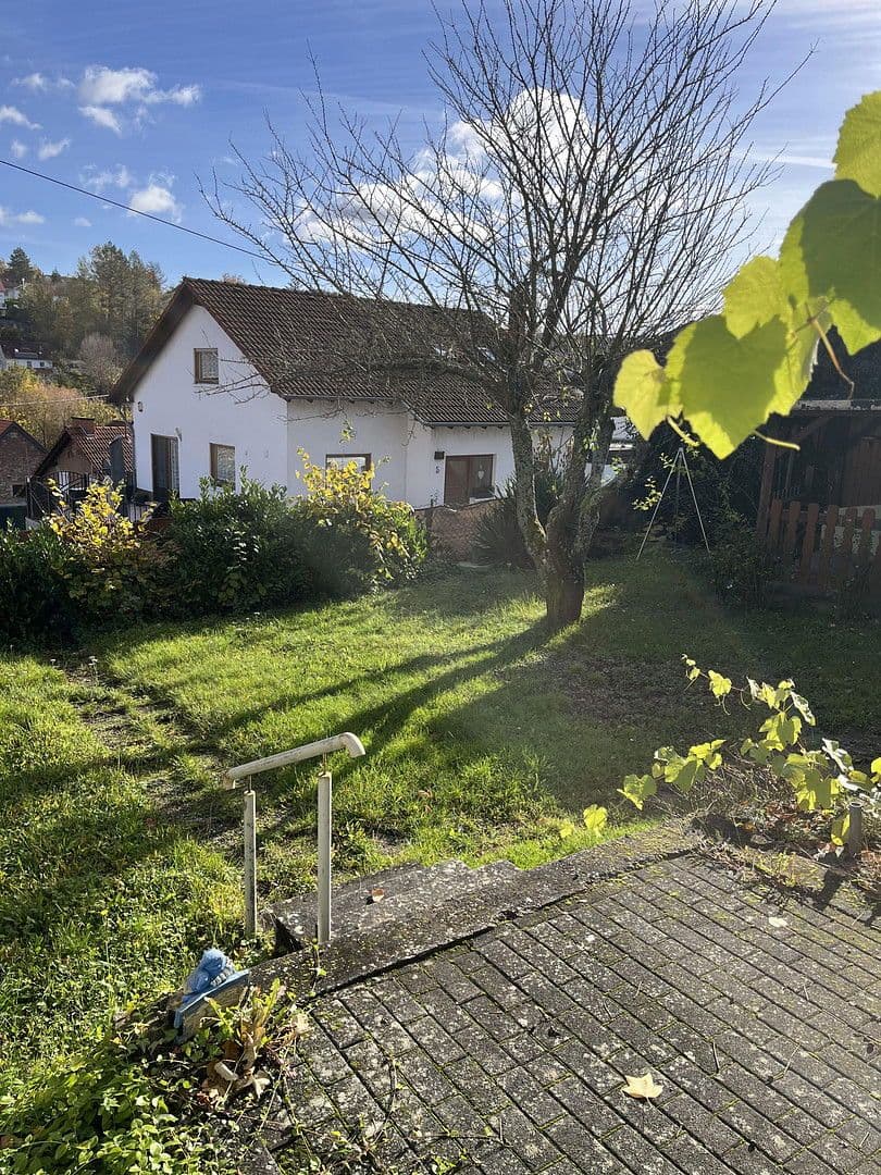 Predaj domu 307 m², pozemek 500 m², Auf der Adt 10, Saarbrücken, Sársko Predaj domu 307 m², pozemek 500 m², Auf der Adt 10, Saarbrücken, Sársko