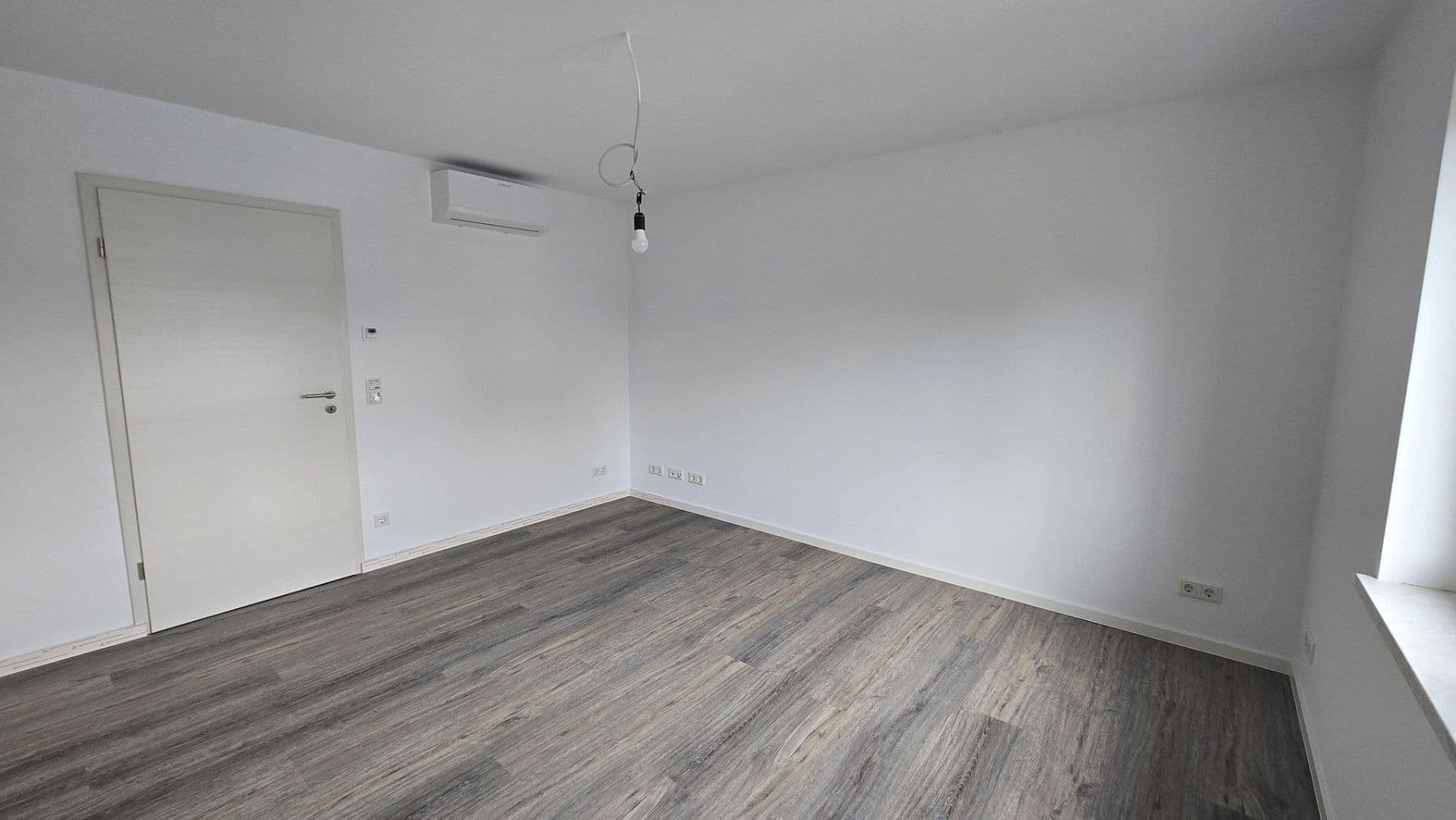 Prenájom bytu 3-izbový 80 m², Römerberg, Porýnie-Falcko Prenájom bytu 3-izbový 80 m², Römerberg, Porýnie-Falcko