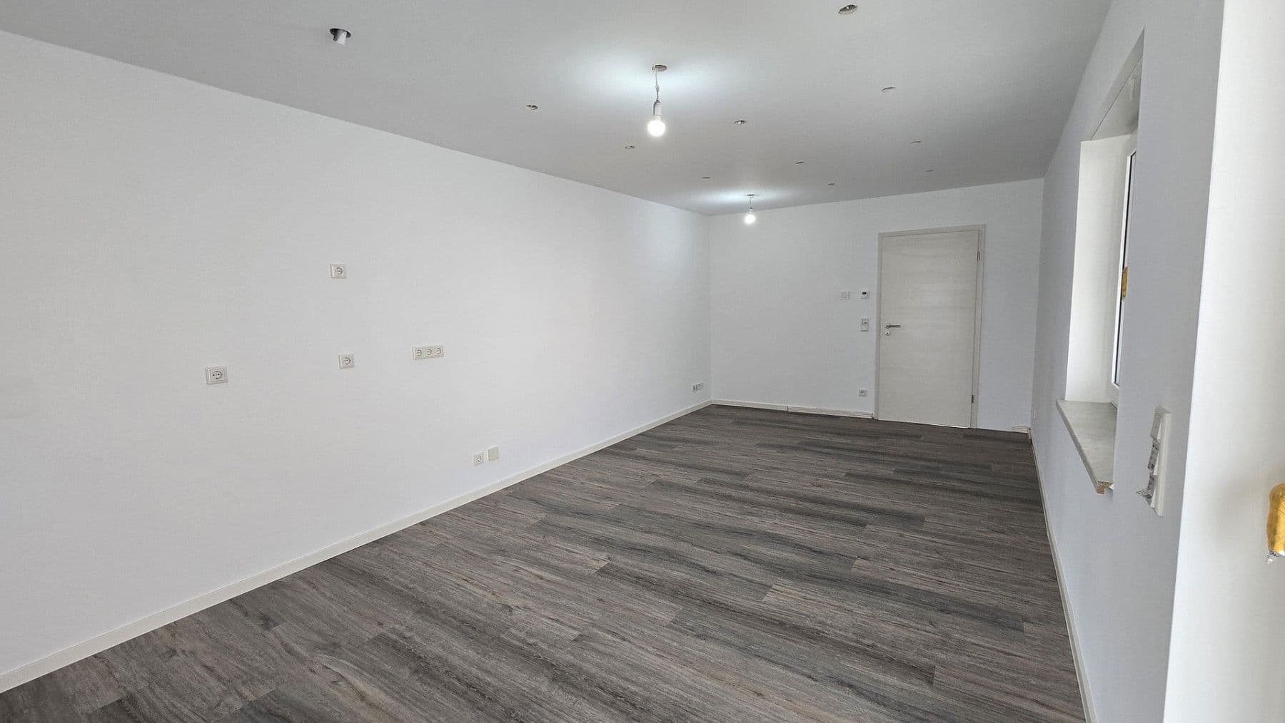 Prenájom bytu 3-izbový 80 m², Römerberg, Porýnie-Falcko Prenájom bytu 3-izbový 80 m², Römerberg, Porýnie-Falcko