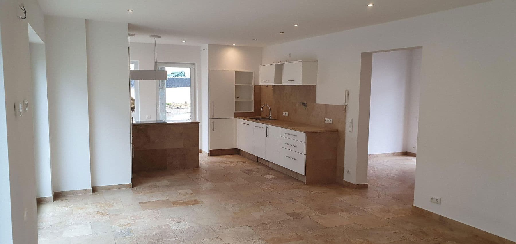 Prenájom domu 155 m², pozemek 300 m², Am Kollergang 4, Nittendorf, Bavorsko Prenájom domu 155 m², pozemek 300 m², Am Kollergang 4, Nittendorf, Bavorsko