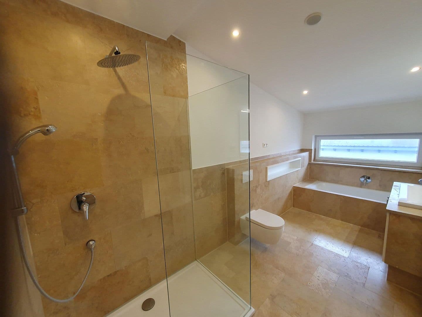 Prenájom domu 155 m², pozemek 300 m², Am Kollergang 4, Nittendorf, Bavorsko Prenájom domu 155 m², pozemek 300 m², Am Kollergang 4, Nittendorf, Bavorsko