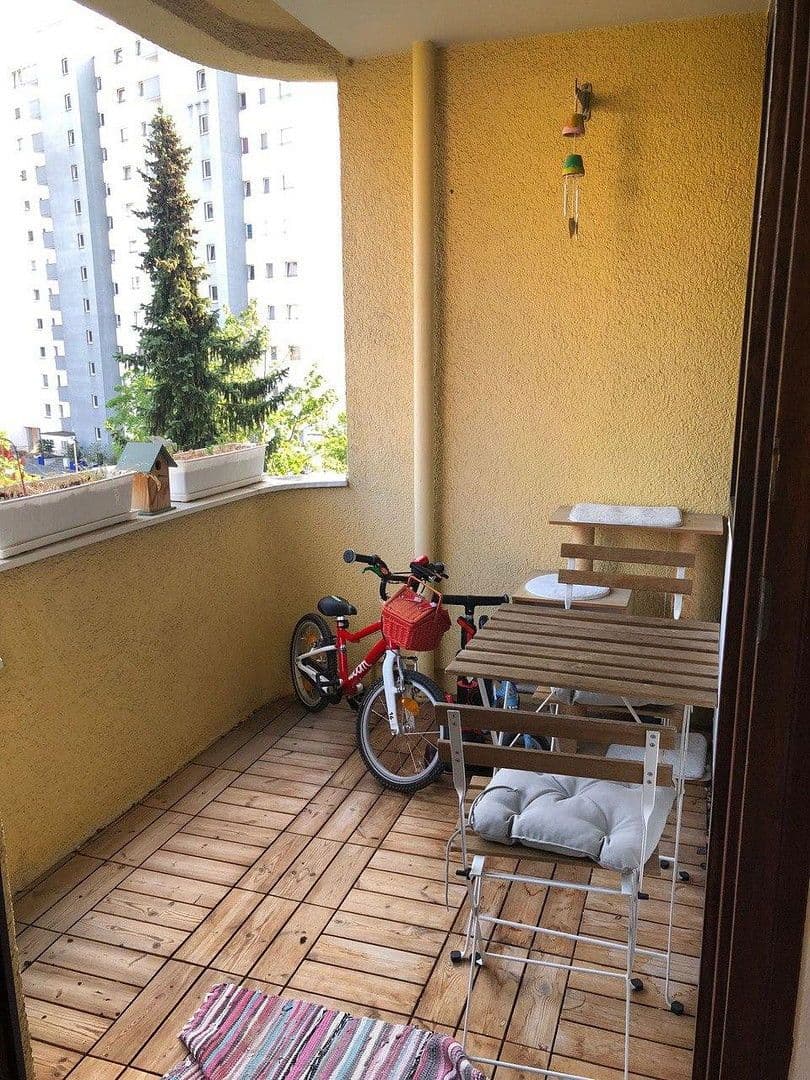 Prenájom bytu 3-izbový 90 m², Berlin, Berlín Prenájom bytu 3-izbový 90 m², Berlin, Berlín