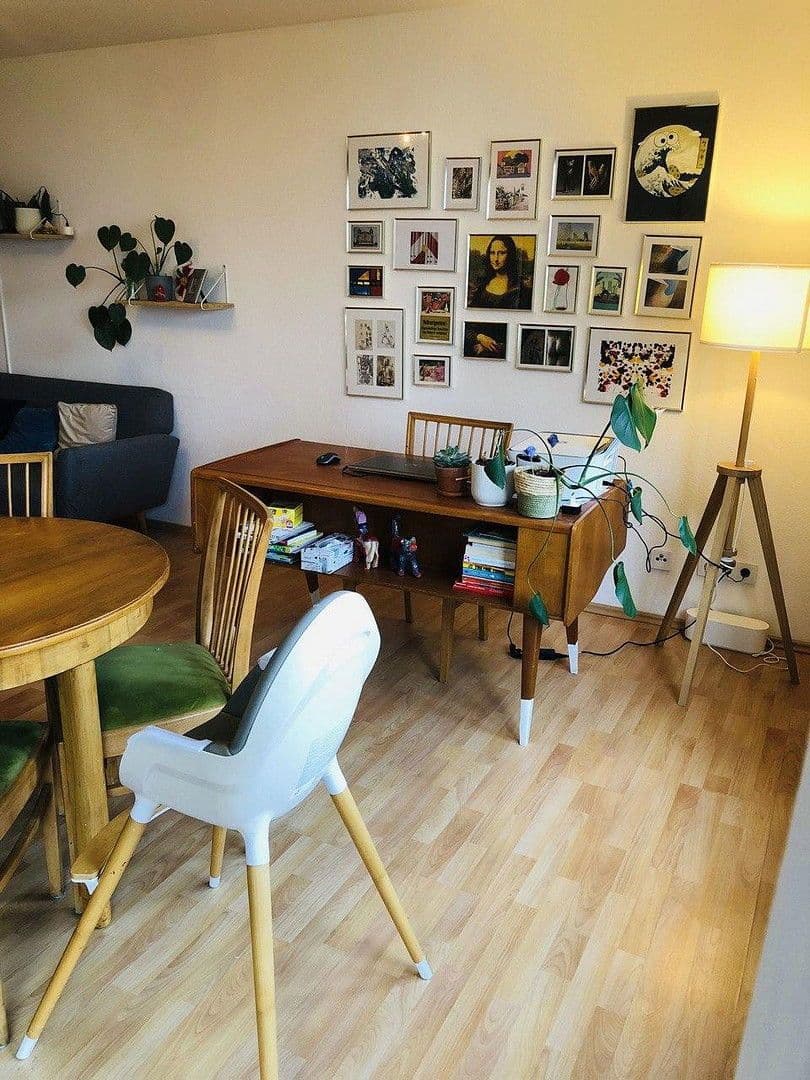 Prenájom bytu 3-izbový 90 m², Berlin, Berlín Prenájom bytu 3-izbový 90 m², Berlin, Berlín