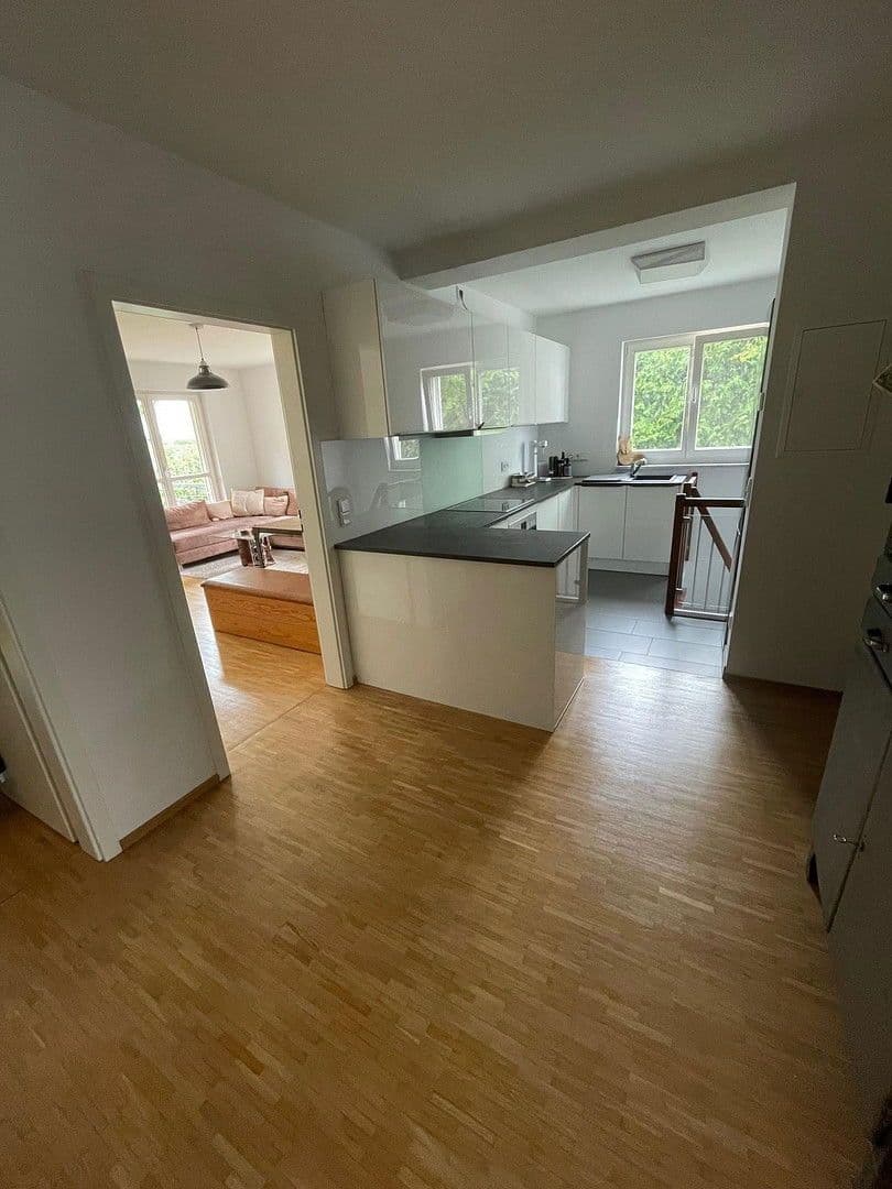Predaj bytu 3-izbový 98 m², München, Bavorsko Predaj bytu 3-izbový 98 m², München, Bavorsko